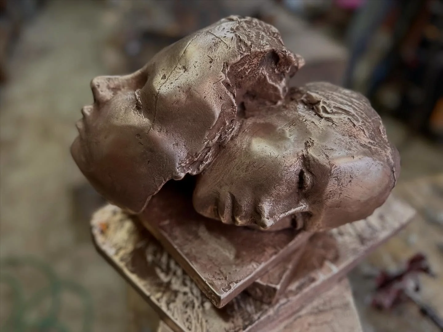 In the foundry workshop at&nbsp;&nbsp;@fonderia_artisticalarte in Pietrasanta, finishing and polishing the two faces from the bronze limited edition in progress of &ldquo;L&rsquo;Anima Athena,&rdquo; 2025 &copy; Romolo Del Deo. 

Athena is sometimes 