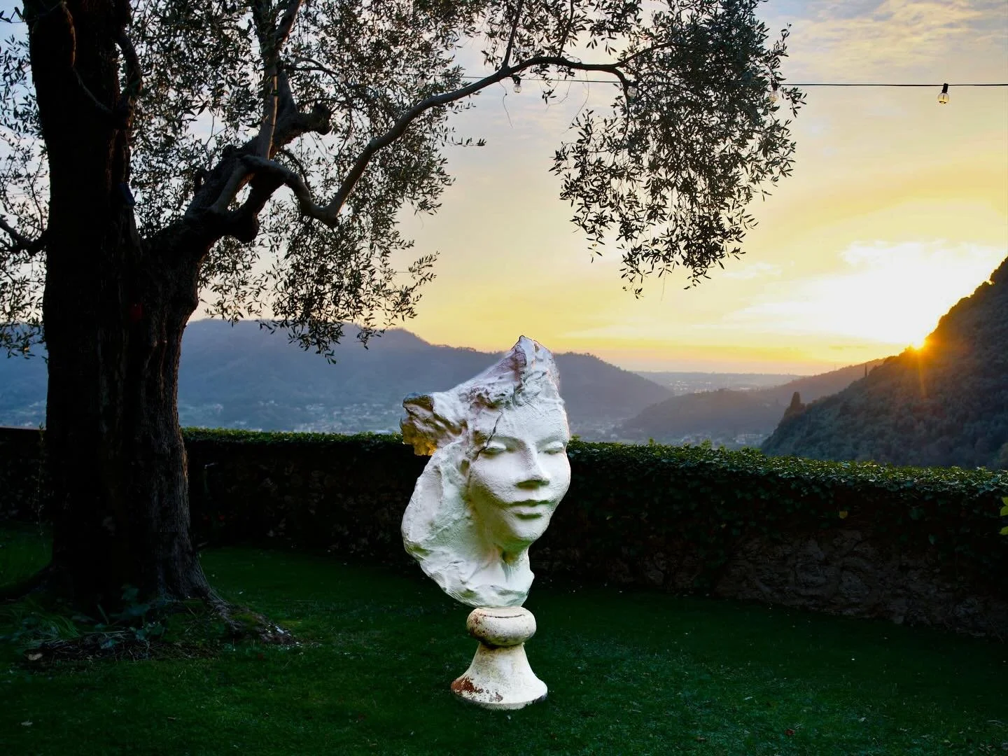 Like a sundial, Cassiopeia marks the passing hours of the day. 

By Romolo Del Deo
Cassiopeia Colossale, In progress, 2026
Acqua Resina Edition
144 x 48 x 48 in
365.8 x 121.9 x 121.9 cm

Photo by @tatianadeldeo_photo