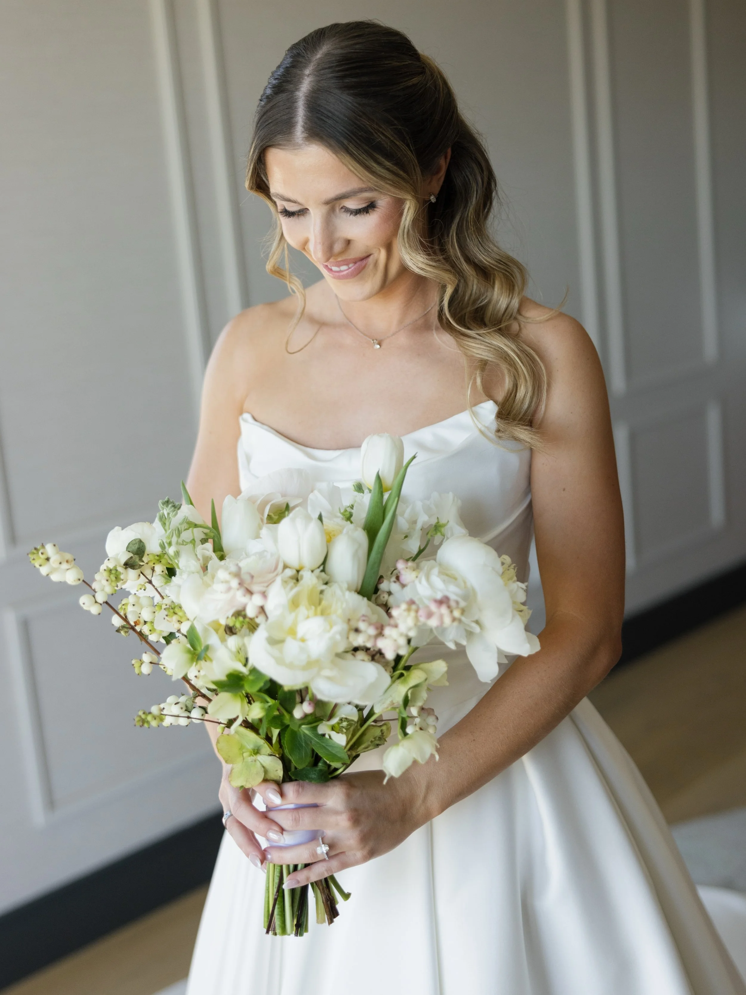 bridal perfection🤍 

Design &amp; Planning: @kaylashayevents 
Venue &amp; Catering: @omnipgafriscoresort
Photo: @annamintonphoto
Florals: @bissettblooms
HAMU: meeee ofc