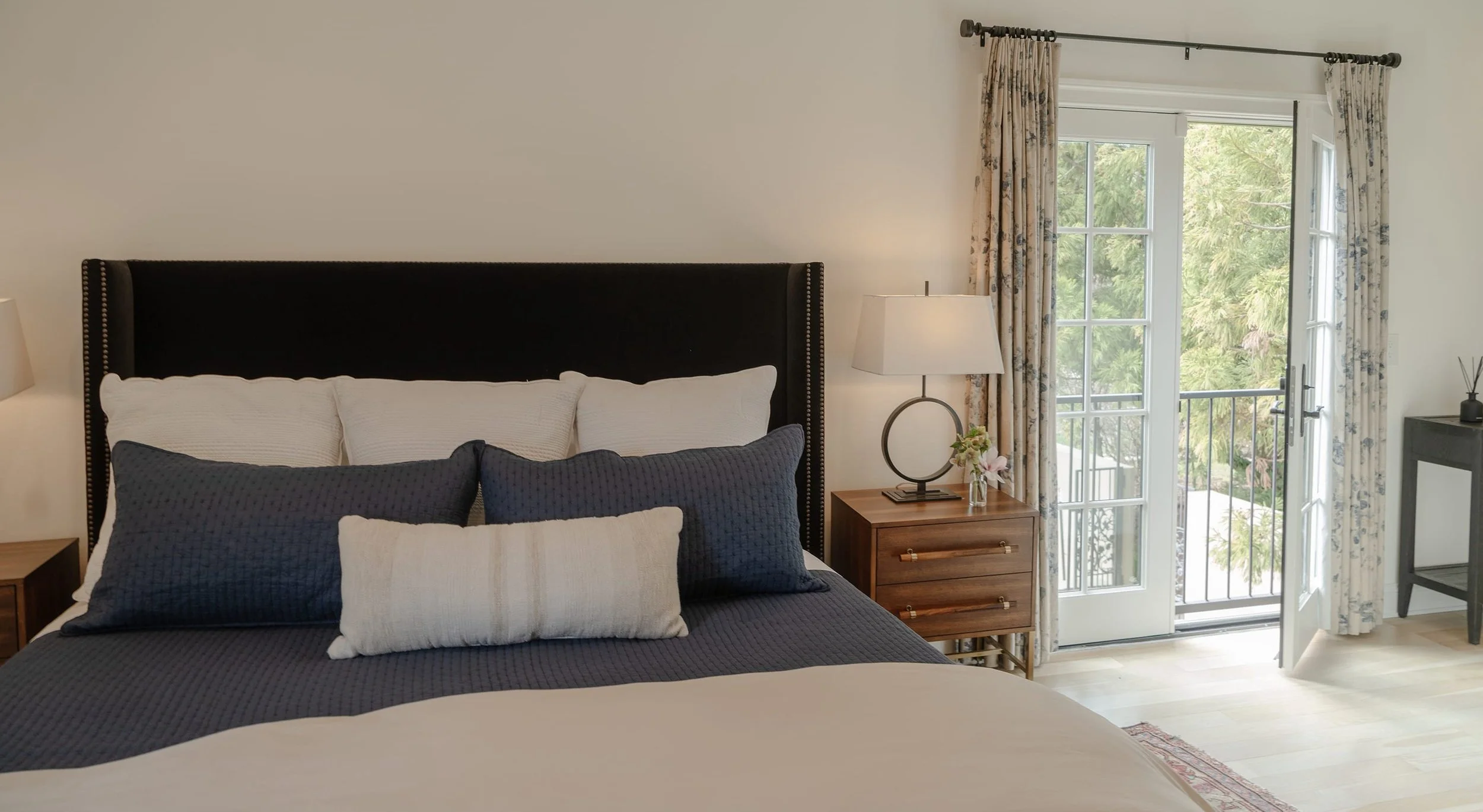 middleburg-va-guest-room-1-overview-slide-2920x1600.jpg