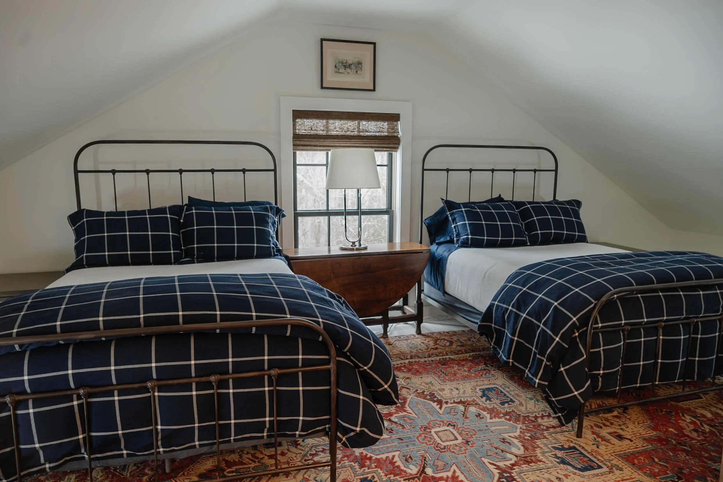 doube-beds-room-3-slide.jpg