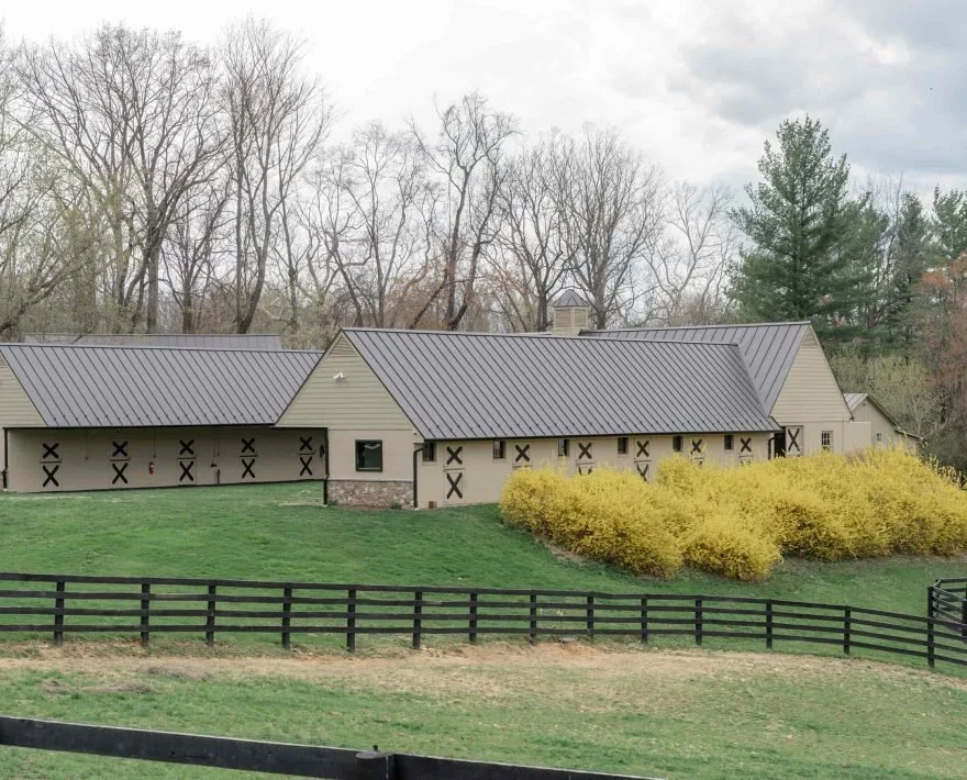 horse-barn-at-finnway-farm-880x710.jpg