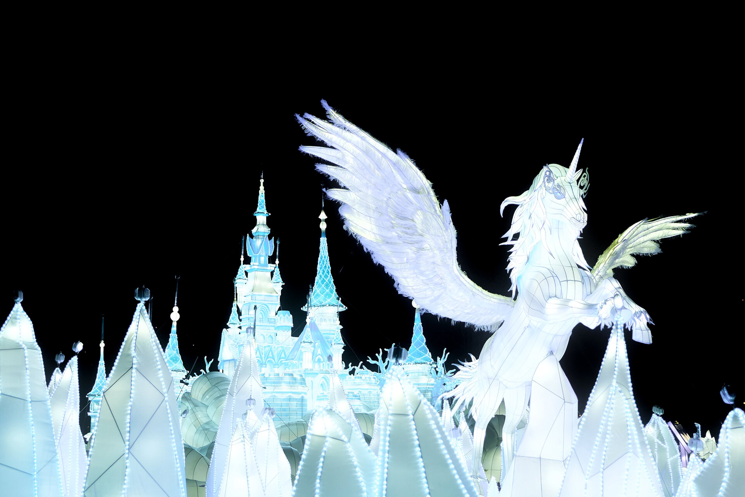 the-skating-unicorn-the-winter-fantasy-light-arts-luminocity-festival3.jpg