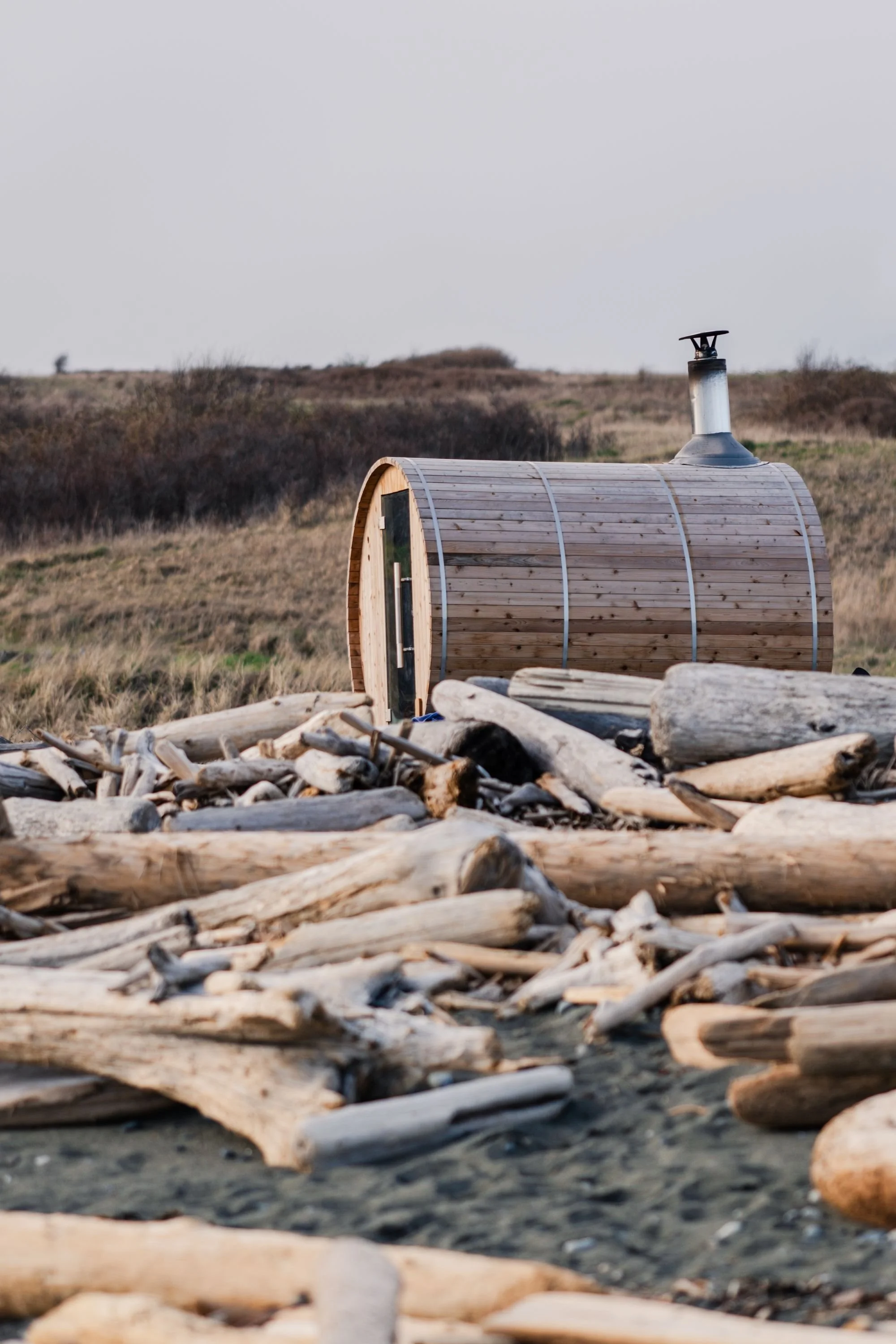 Step into the gentle heat of our seaside sauna, nestled right by the shoreline. Here, the warmth isn’t just about physical comfort; it’s a place to let your body unwind, inviting your mind to slow down. As you sit in the soothing heat, you’ll learn a