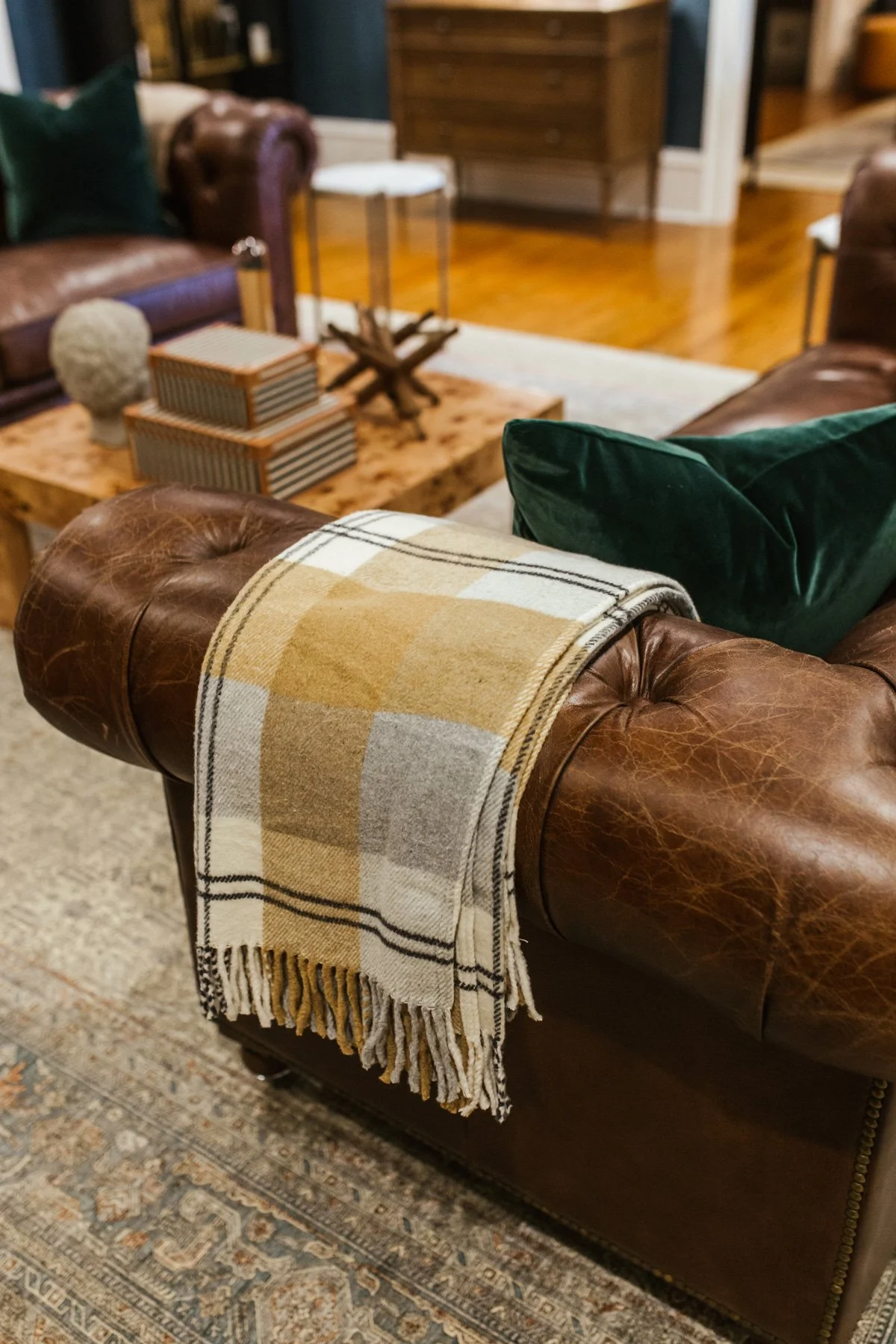 Modern Heritage Kitchens: Blending Classic Character With Contemporary ... - Classic Modern Decor