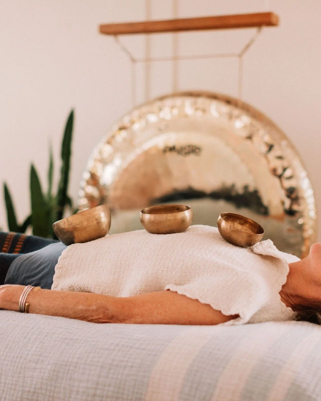 When we let sound move through and transform us, the experience can be just as powerful as a deep massage.

Through the vibrations of gong, crystal and Tibetan singing bowls, and gentle vocal toning, Sound Healing sessions at Sacred Ally forge a path