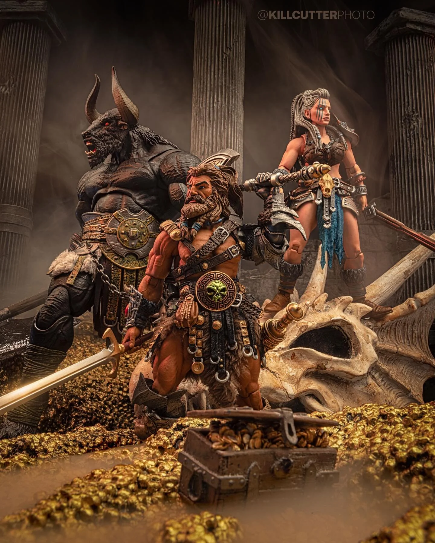 &ldquo;Dragon&rsquo;s Lair&rdquo;
Finally got the Rising Sons Attlus the Conqueror and the Frost Elf Neve from @four_horsemen_studios and these don&rsquo;t disappoint. Each are wonderful little 1/12 scale works of art. I thought it would be fun to te