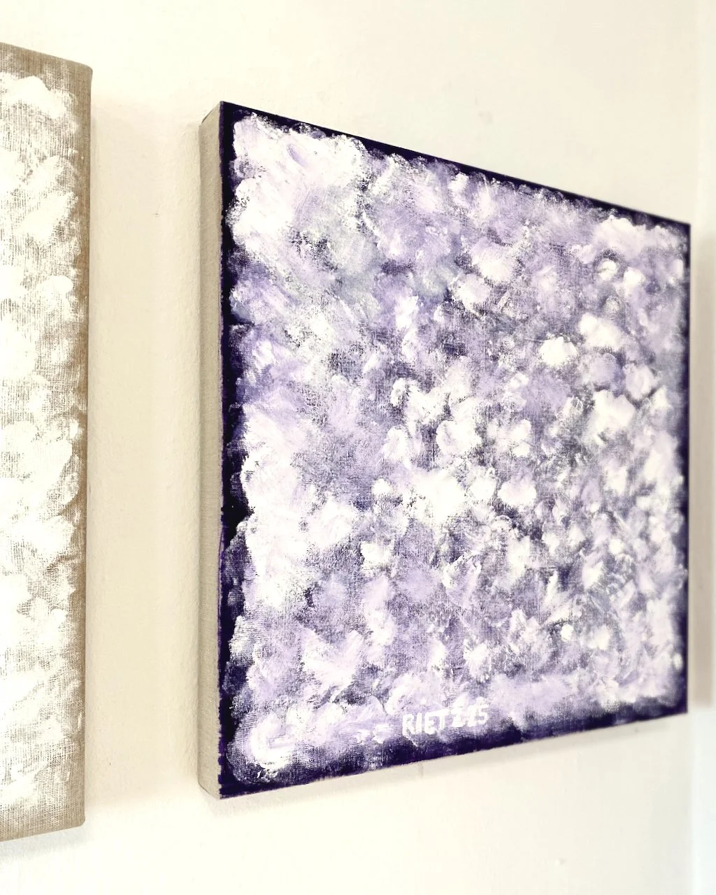 240425 side, 2025, 50 × 50 cm, oil and acrylic on raw linen