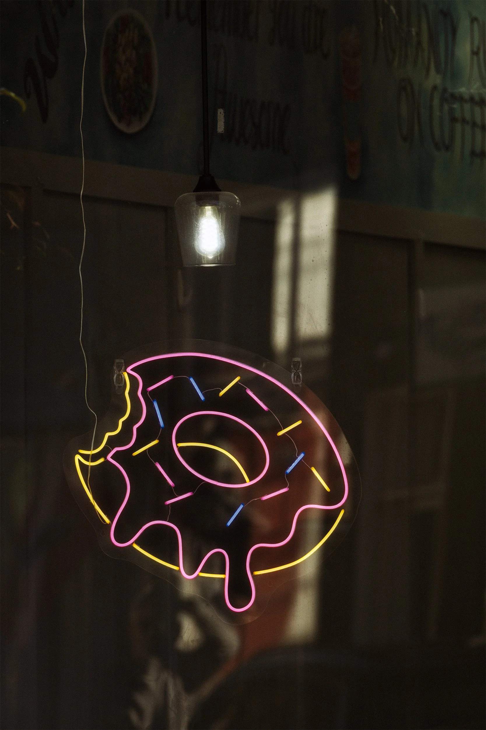 Image of a neon donut sign