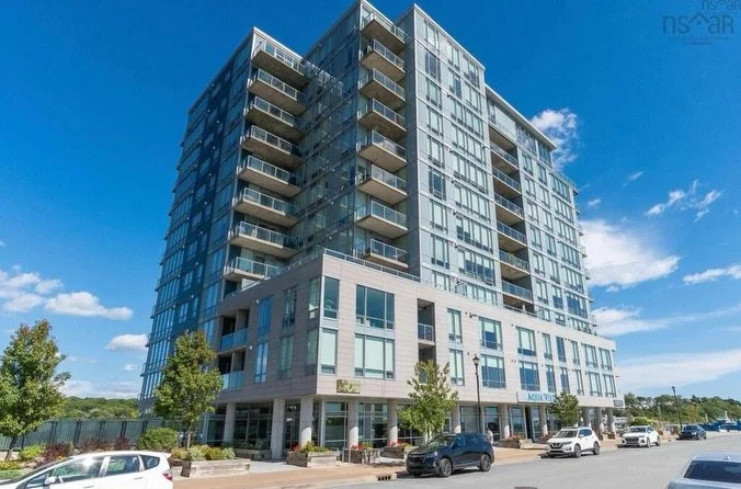 🔑 Congratulations to S, S &amp; G on a successful closing of their new condo at Kings Wharf today.

They&rsquo;ll be enjoying one of the best views in the city from Aqua Vista for many years to come.

This one came together in true Chisholm Group fa