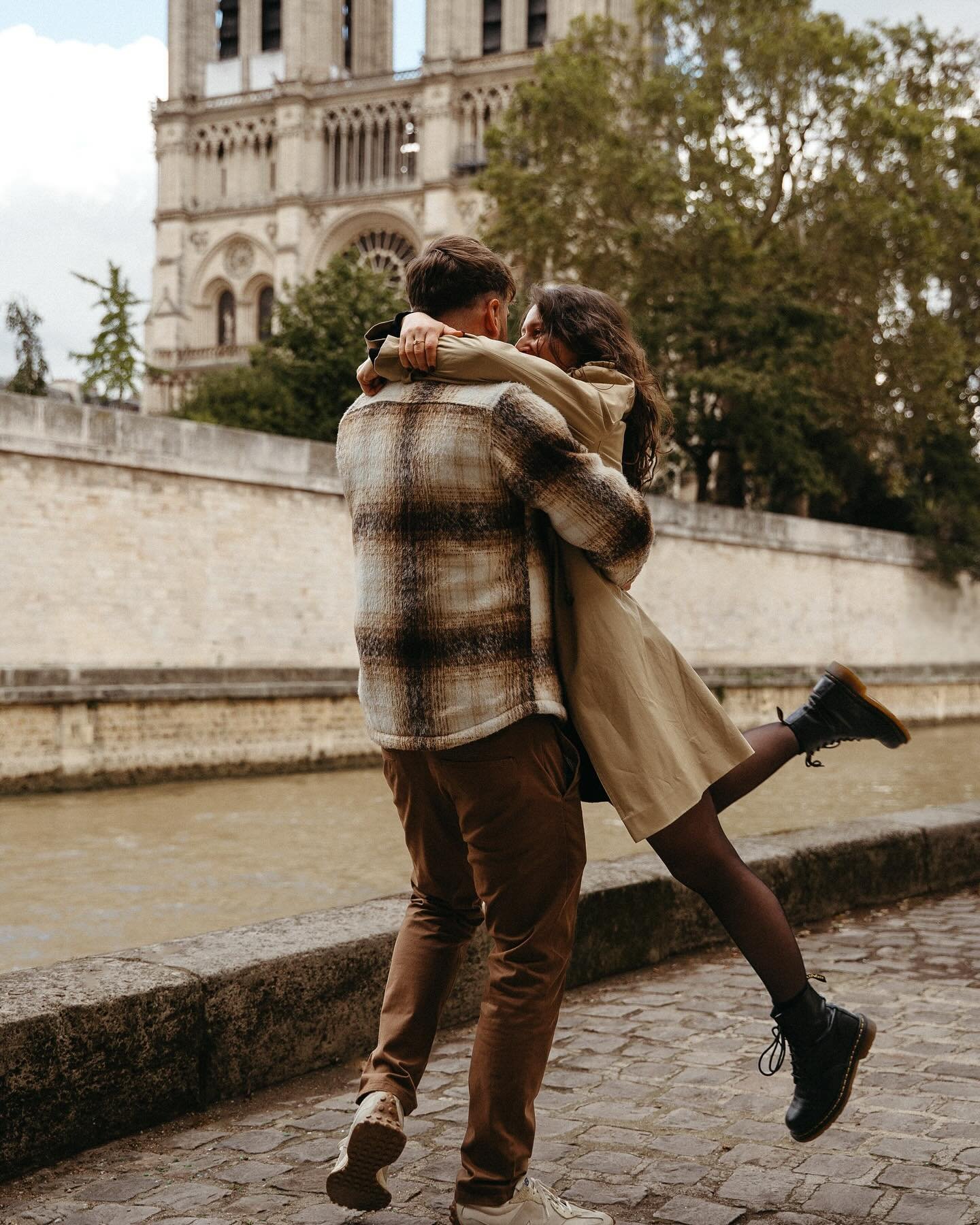 Il y a quelques mois, j&rsquo;ai eu le plaisir de retrouver Ana&iuml;s et Jamie pour une s&eacute;ance cadeau en amoureux. J&rsquo;avais rencontr&eacute; Ana&iuml;s quand elle &eacute;tait demoiselle d&rsquo;honneur &agrave; un mariage que j&rsquo;ai