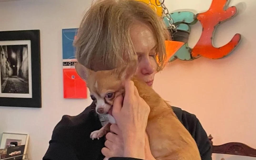 The Mysterious Woman (Yolanta Valeikaite) and Figjam mascot Hazel Jarrin Keir.