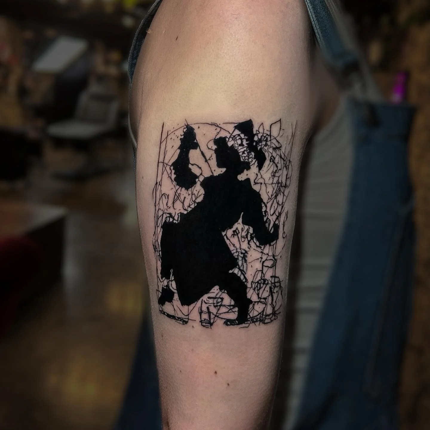 Transforming @williamkentridgestudio artistry onto Edie was a profound journey. 

Navigated through some cover-up challenges, but together, we recreated this artwork and turned it into a tattoo. 

Thank you for trusting me! 💗

Done at @loversdentatt
