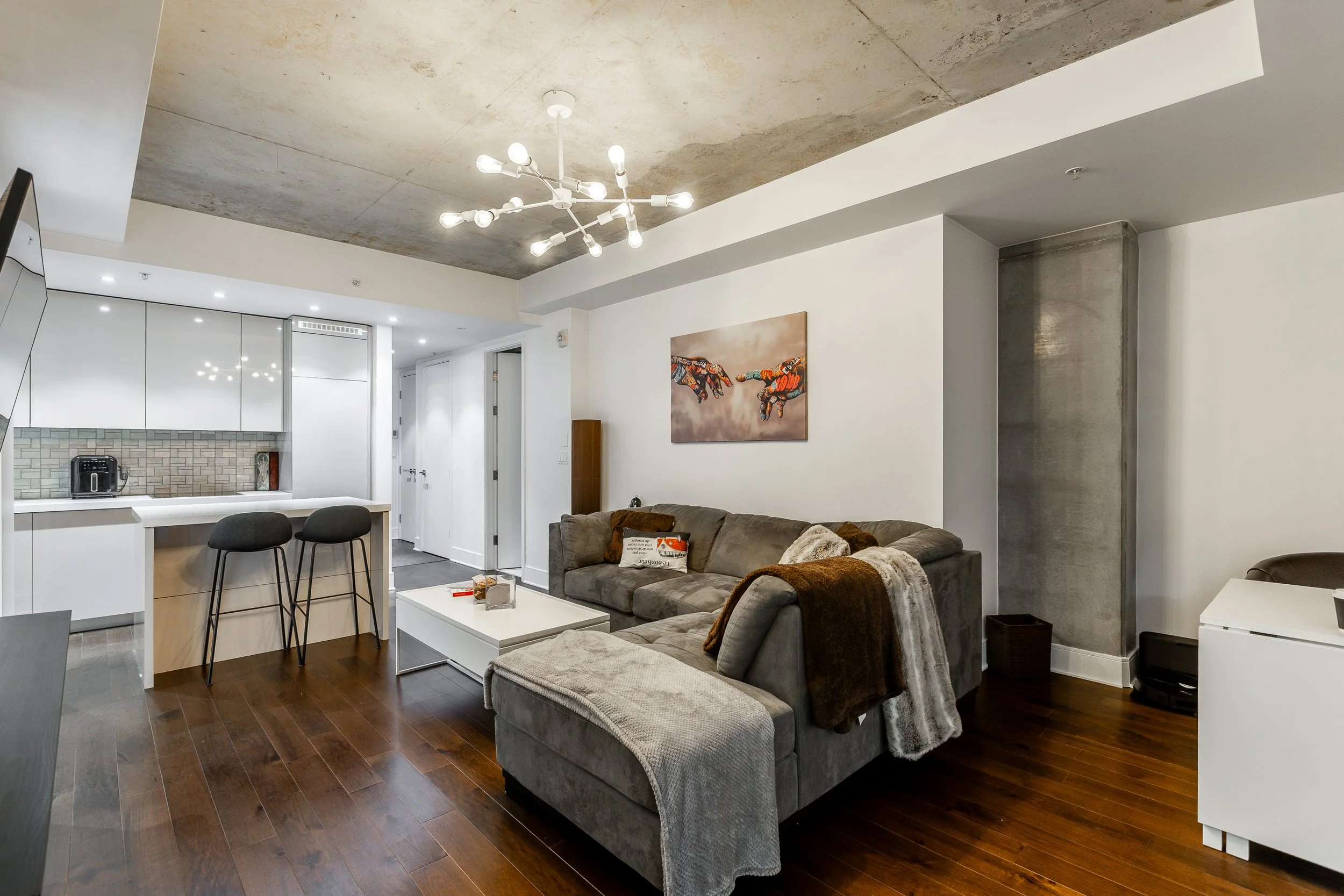 705-1188 Union - Salon