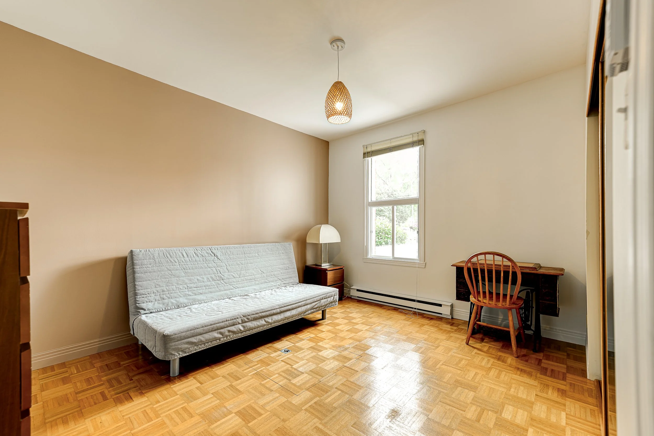 2182 Lebrun - Chambre 4.jpg