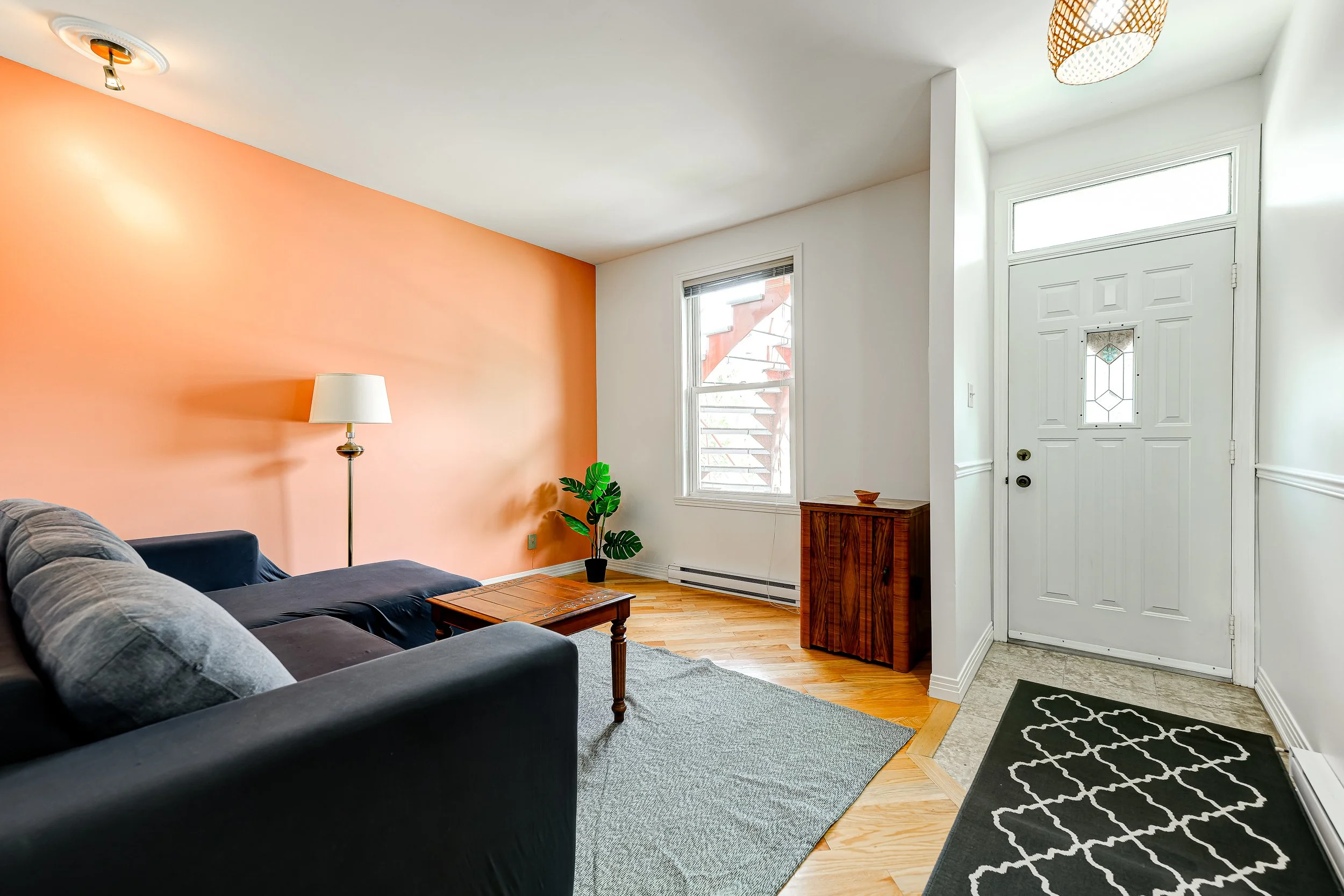 2182 Lebrun - Salon.jpg