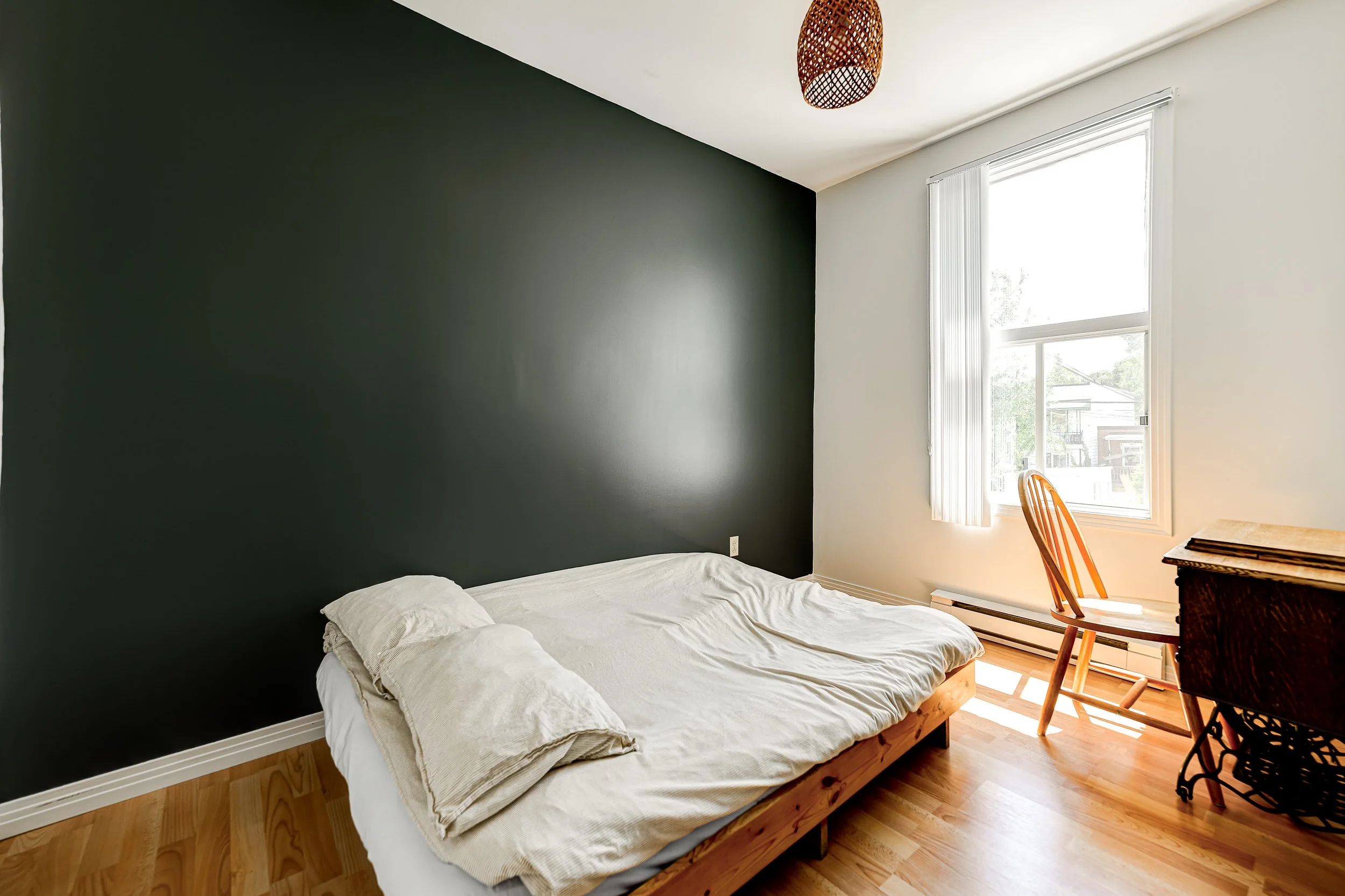 2184 Lebrun - Chambre 4.jpg