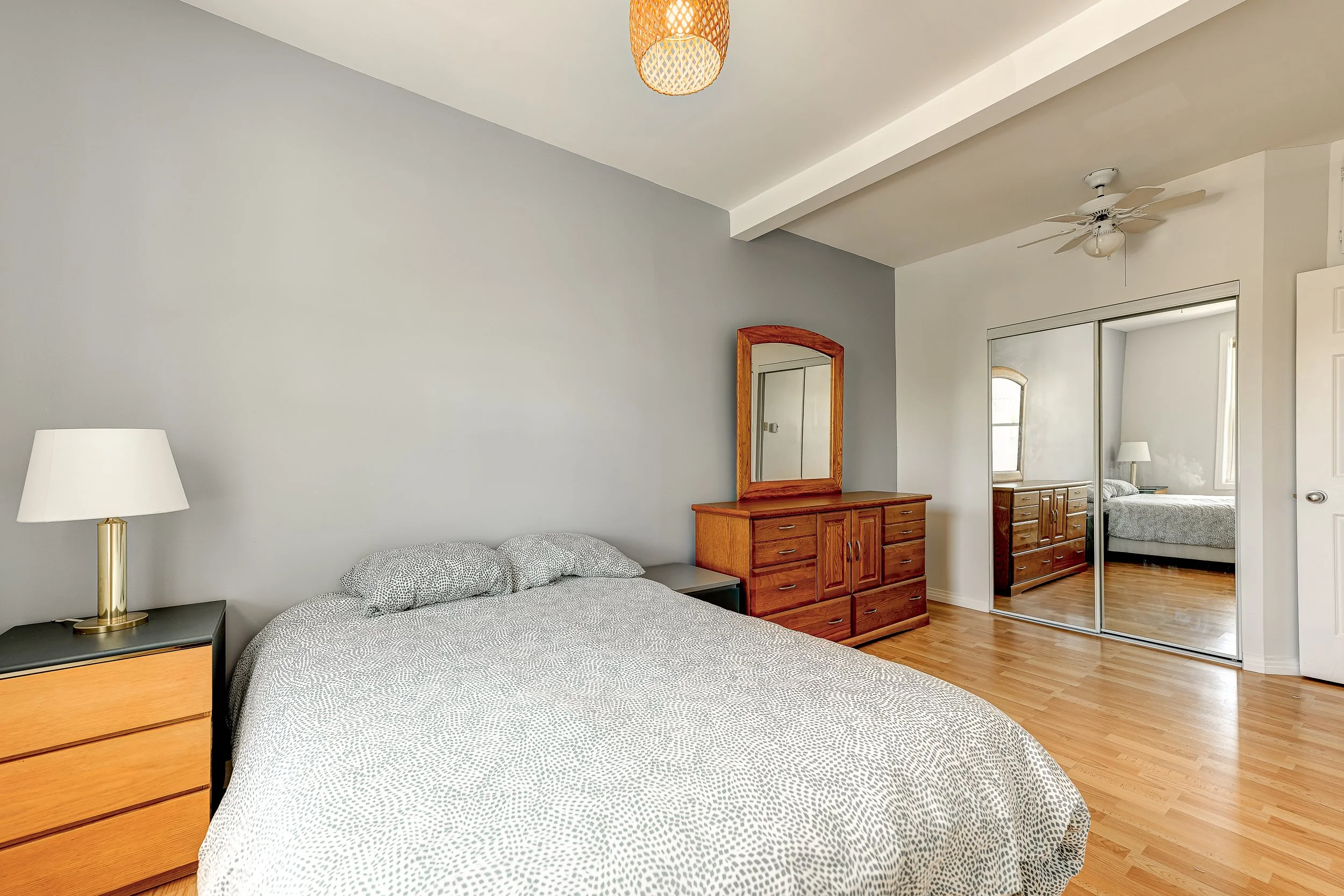 2184 Lebrun - Chambre 2.jpg