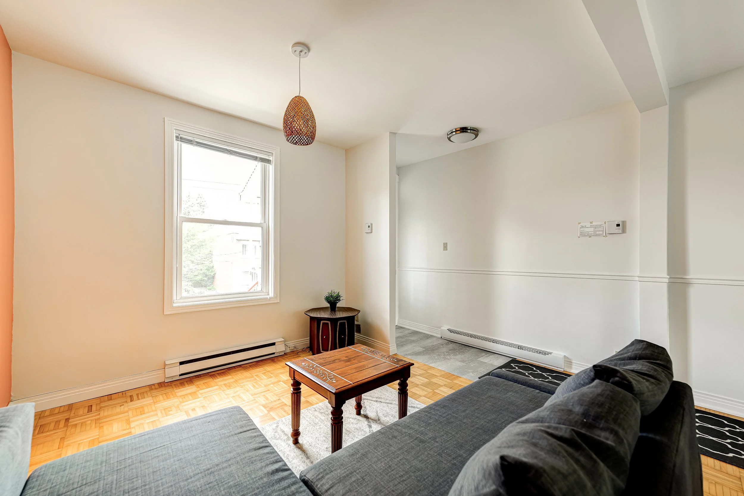 2184 Lebrun - Salon.jpg