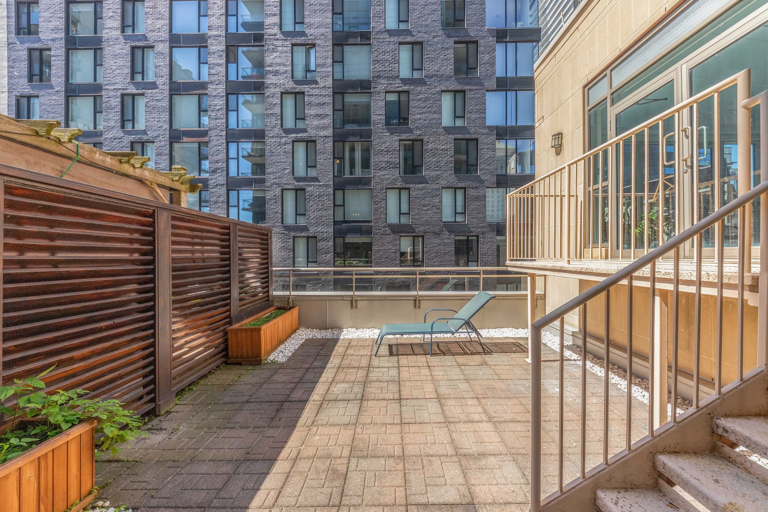 308-650 rue Notre-Dame Ouest (23).jpg