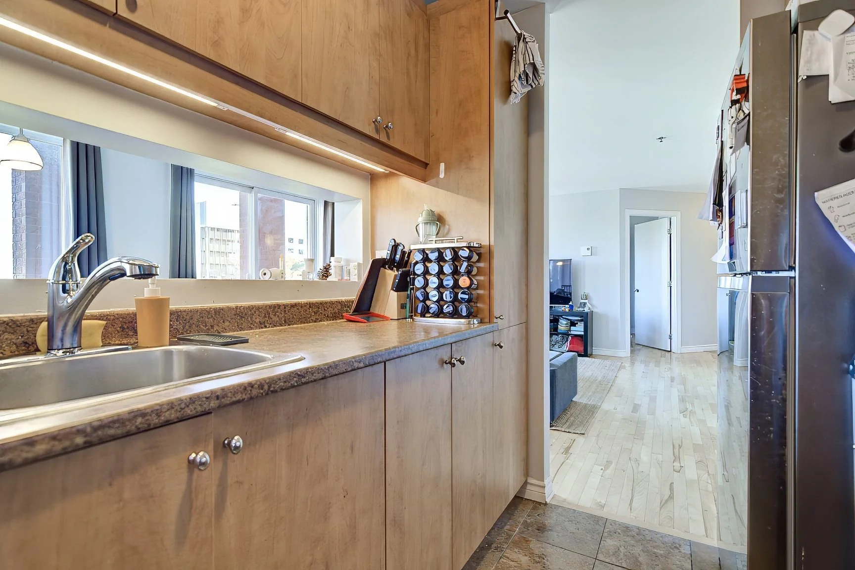 208-2970 rue du Trianon - Cuisine
