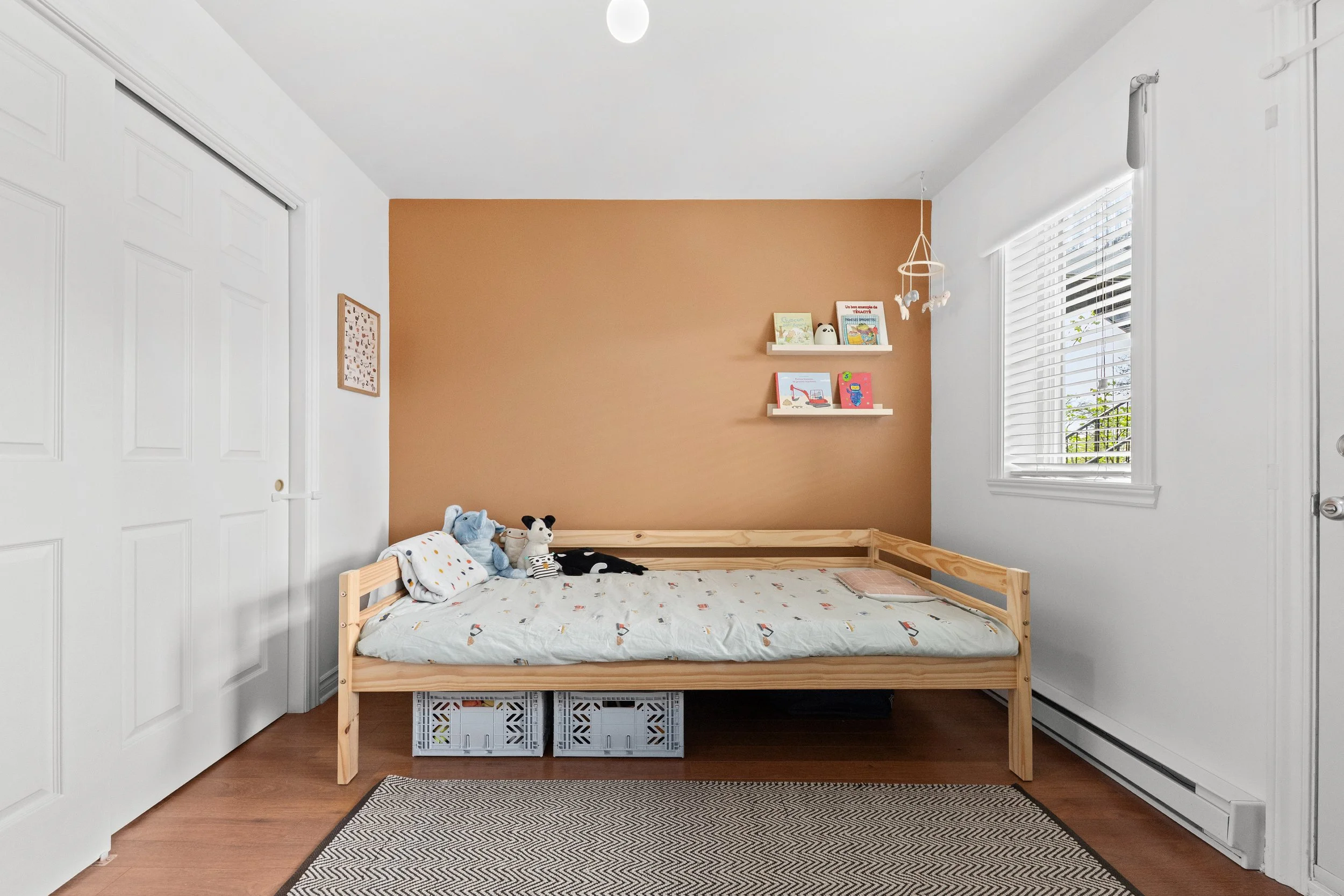Chambre à coucher  9920 Lajeunesse app.3 - 4.jpg