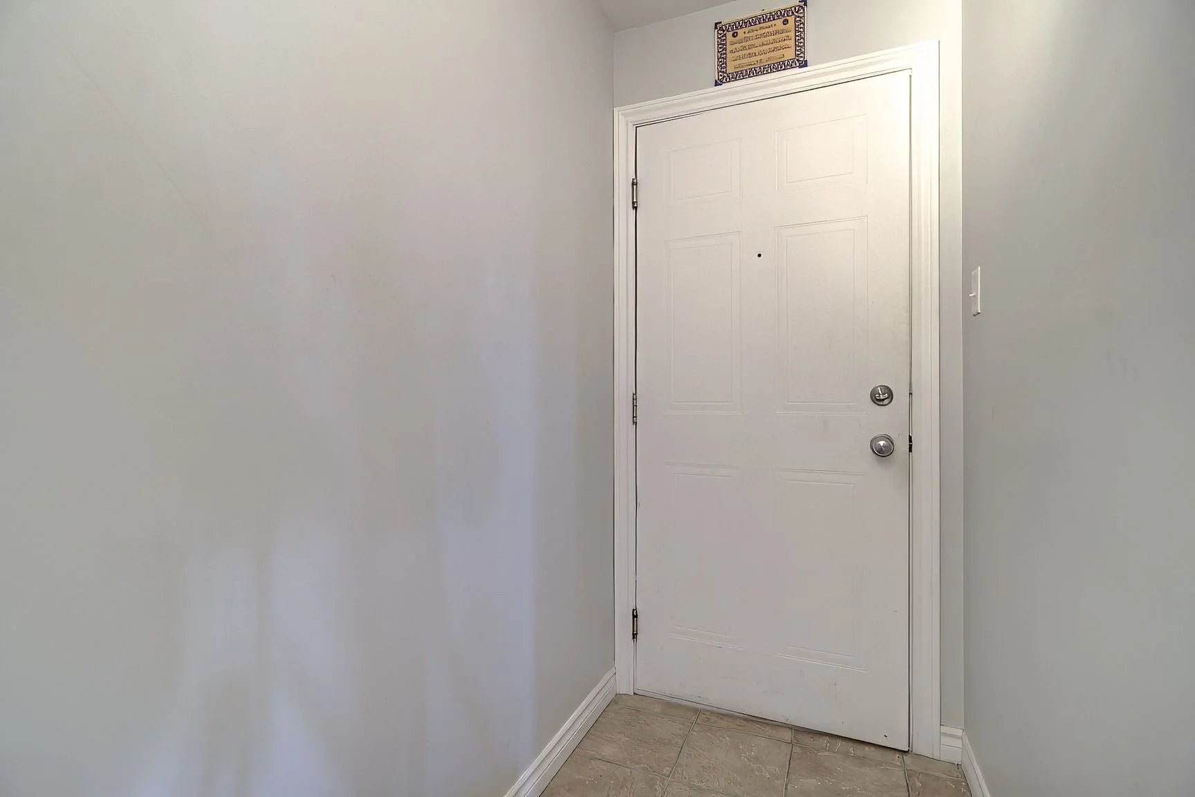 208-2970 rue du Trianon - Vestibule
