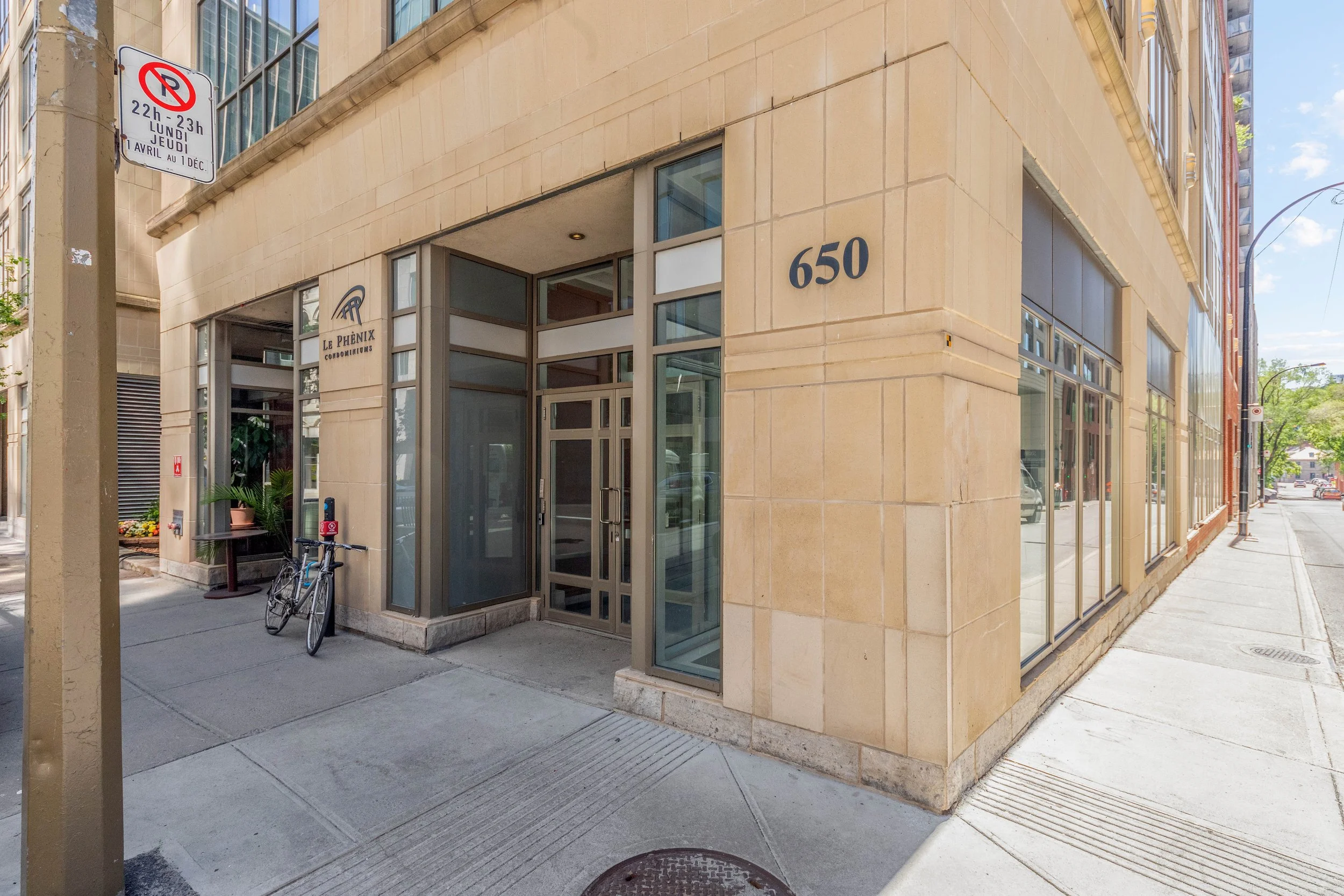 308-650 rue Notre-Dame Ouest (28).jpg