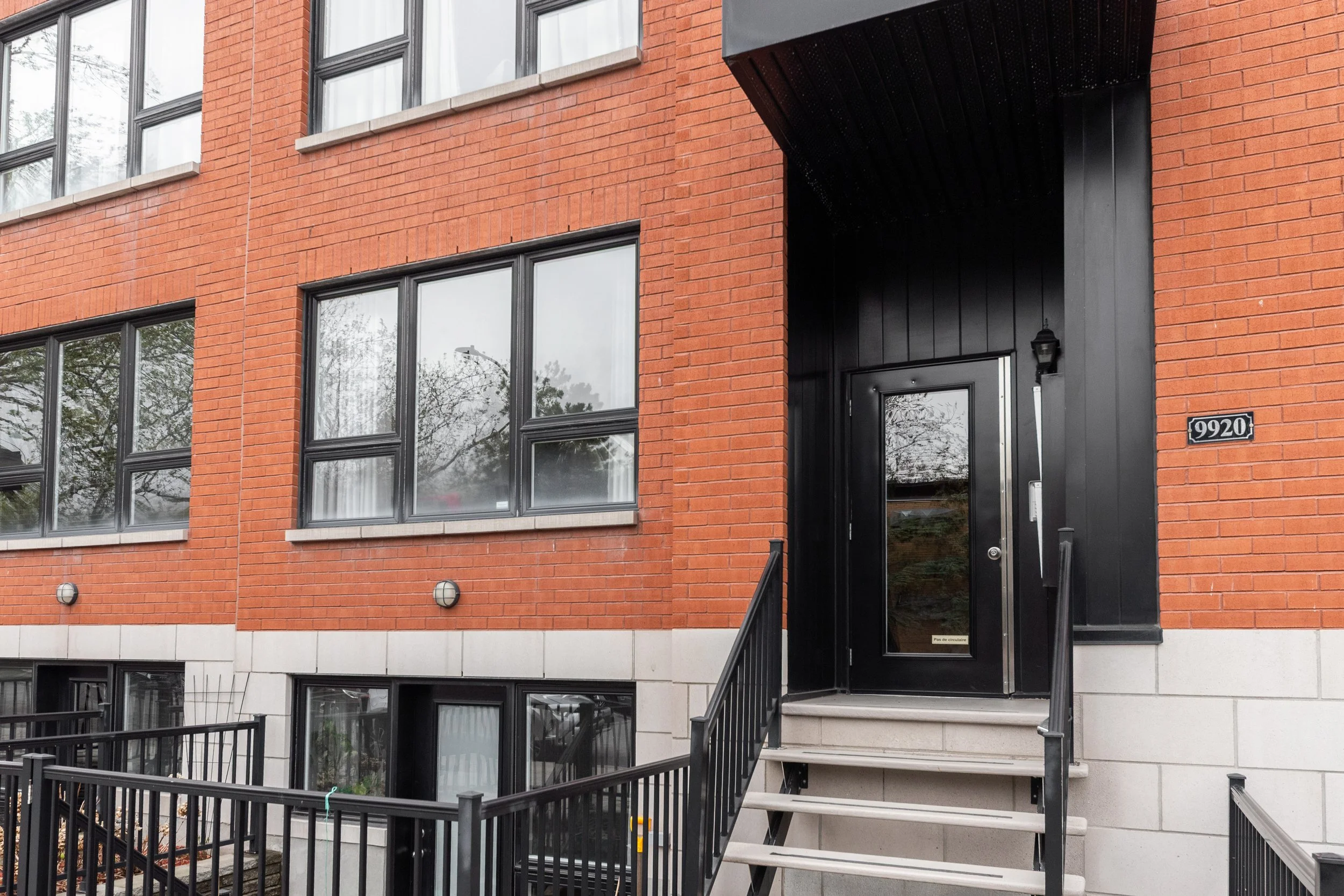 Facade 9920 Lajeunesse app.3 - 2.jpg