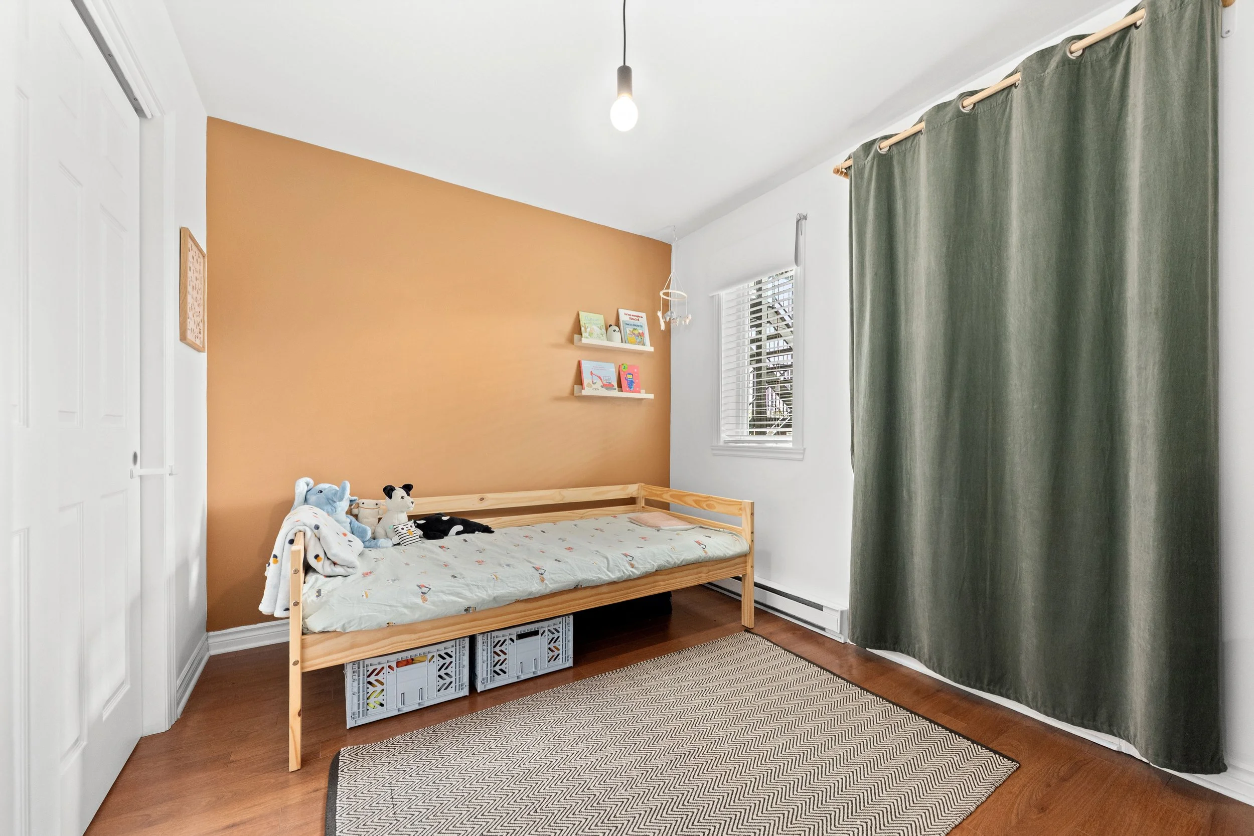 Chambre à coucher  9920 Lajeunesse app.3 - 5.jpg