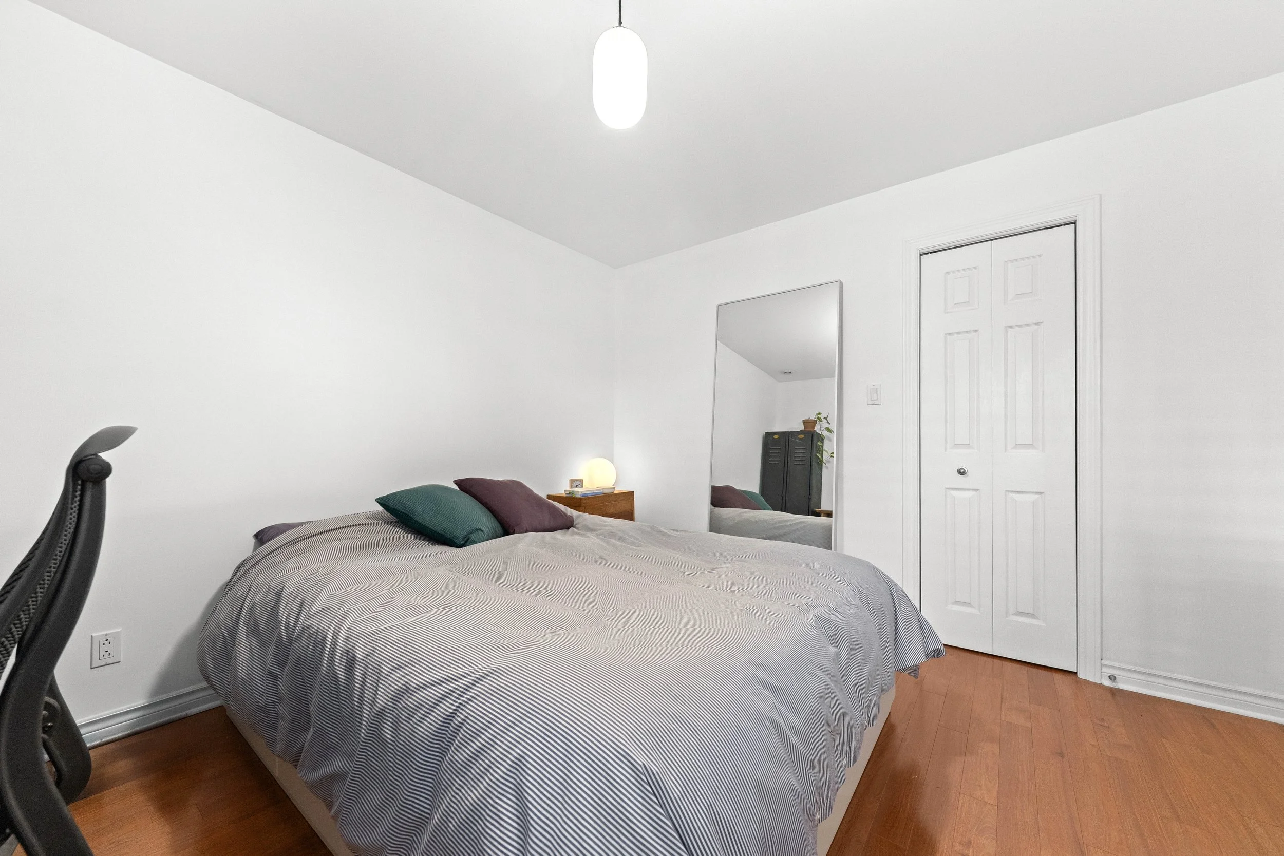 Chambre à coucher  9920 Lajeunesse app.3 - 2.jpg