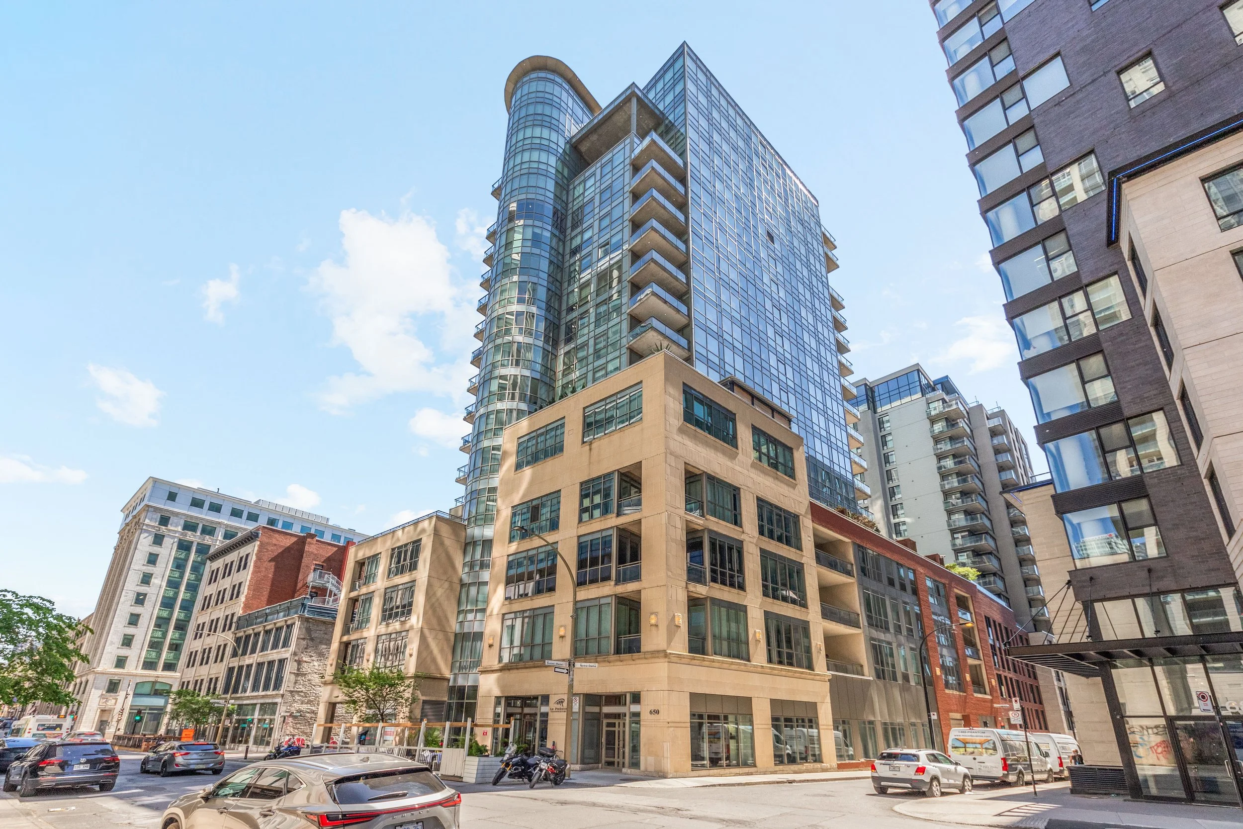 308-650 rue Notre-Dame Ouest (1).jpg