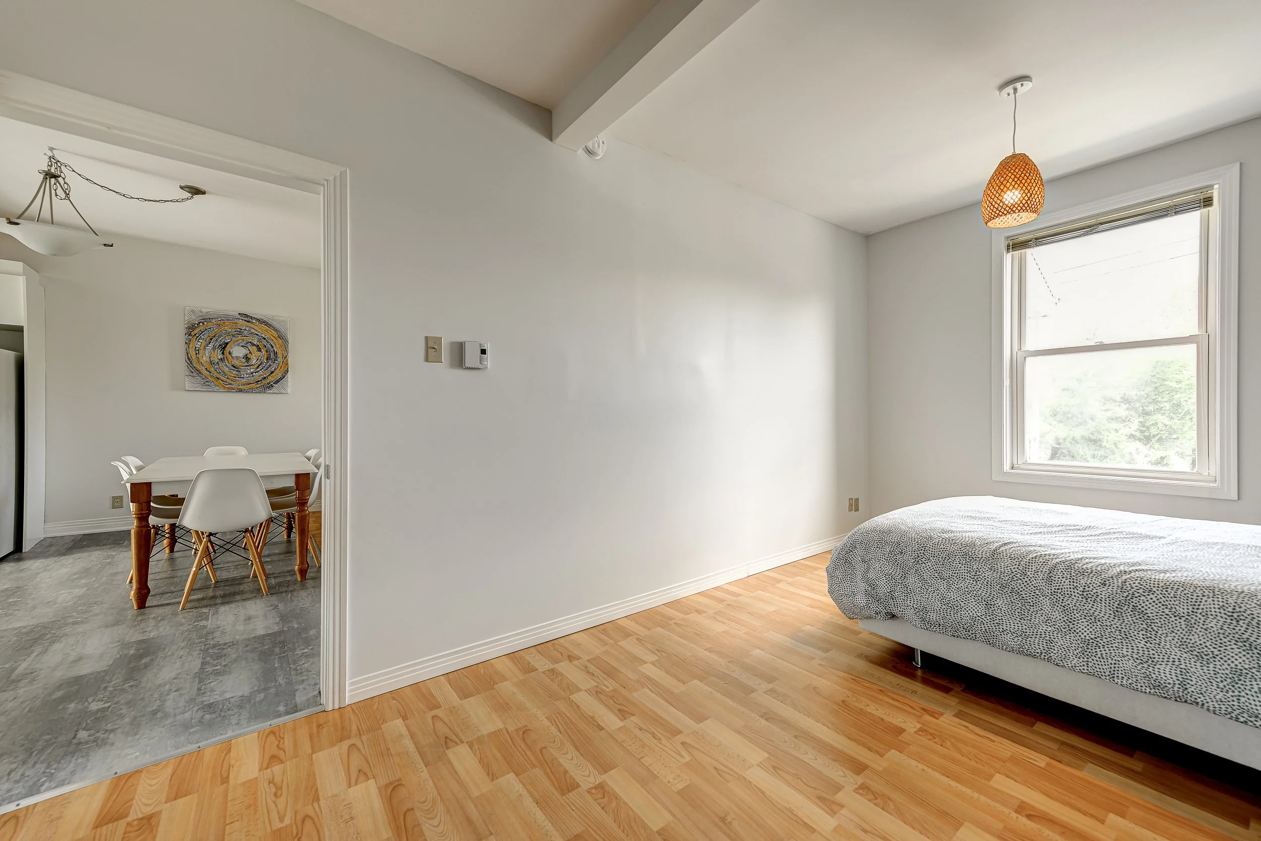 2184 Lebrun - Chambre.jpg
