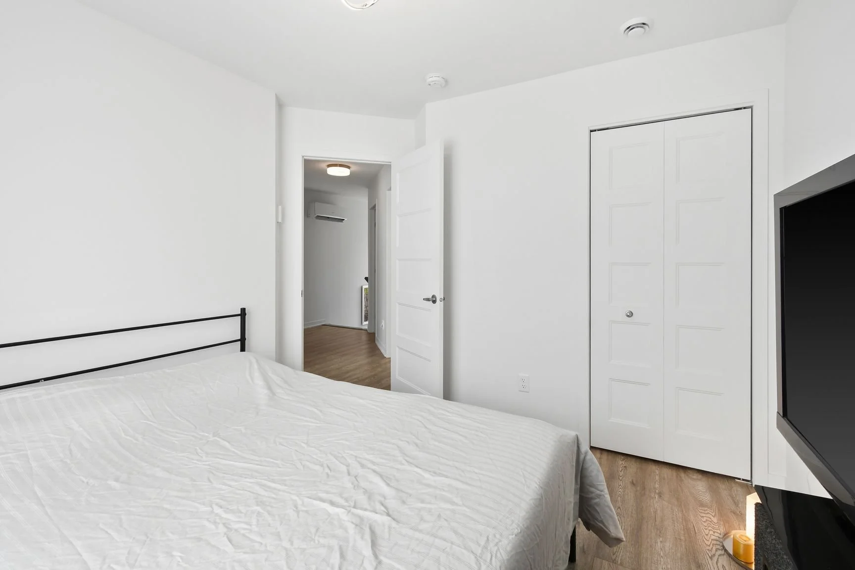 526 Papineau - Chambre