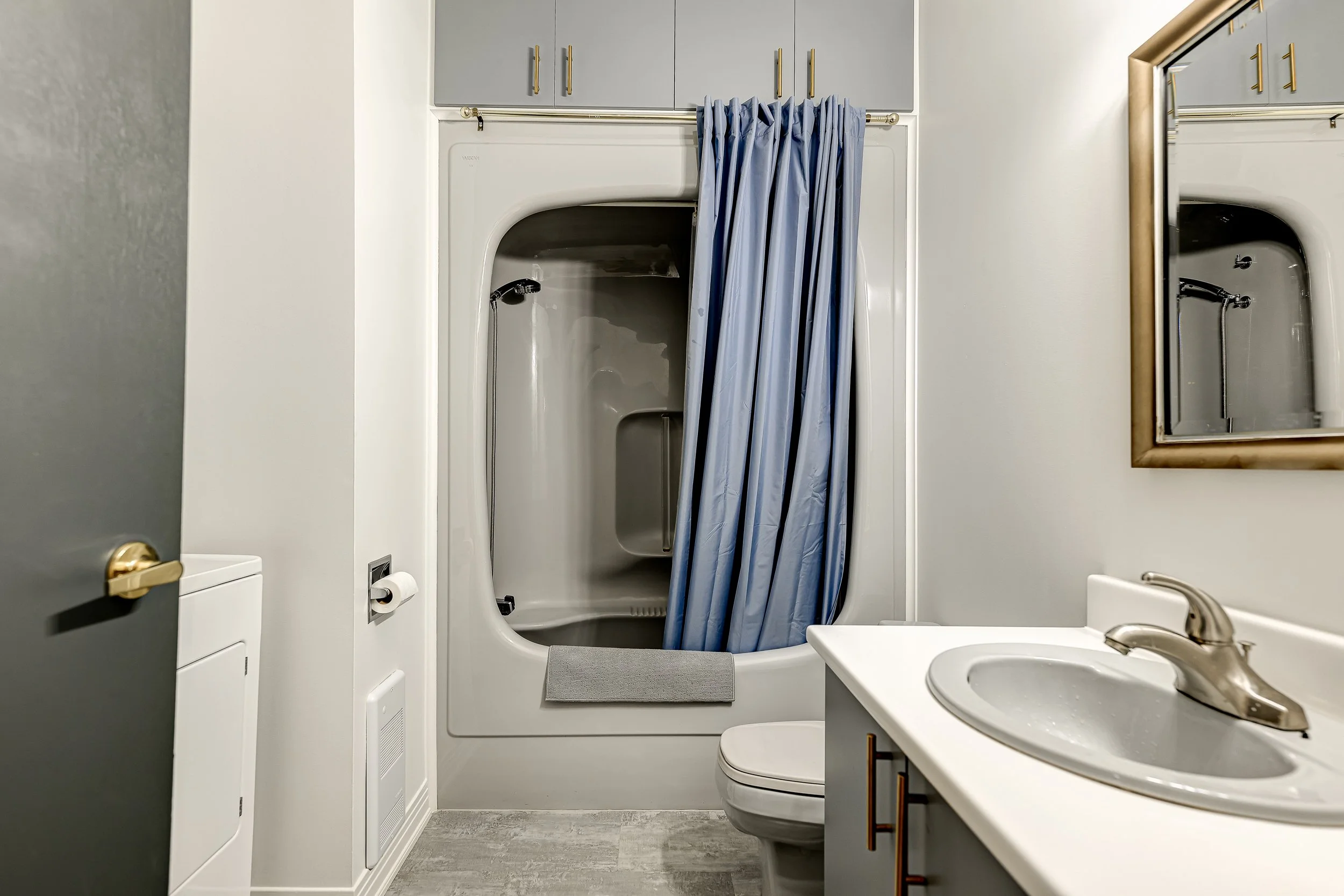 2182 Lebrun - Salle de bain 2.jpg
