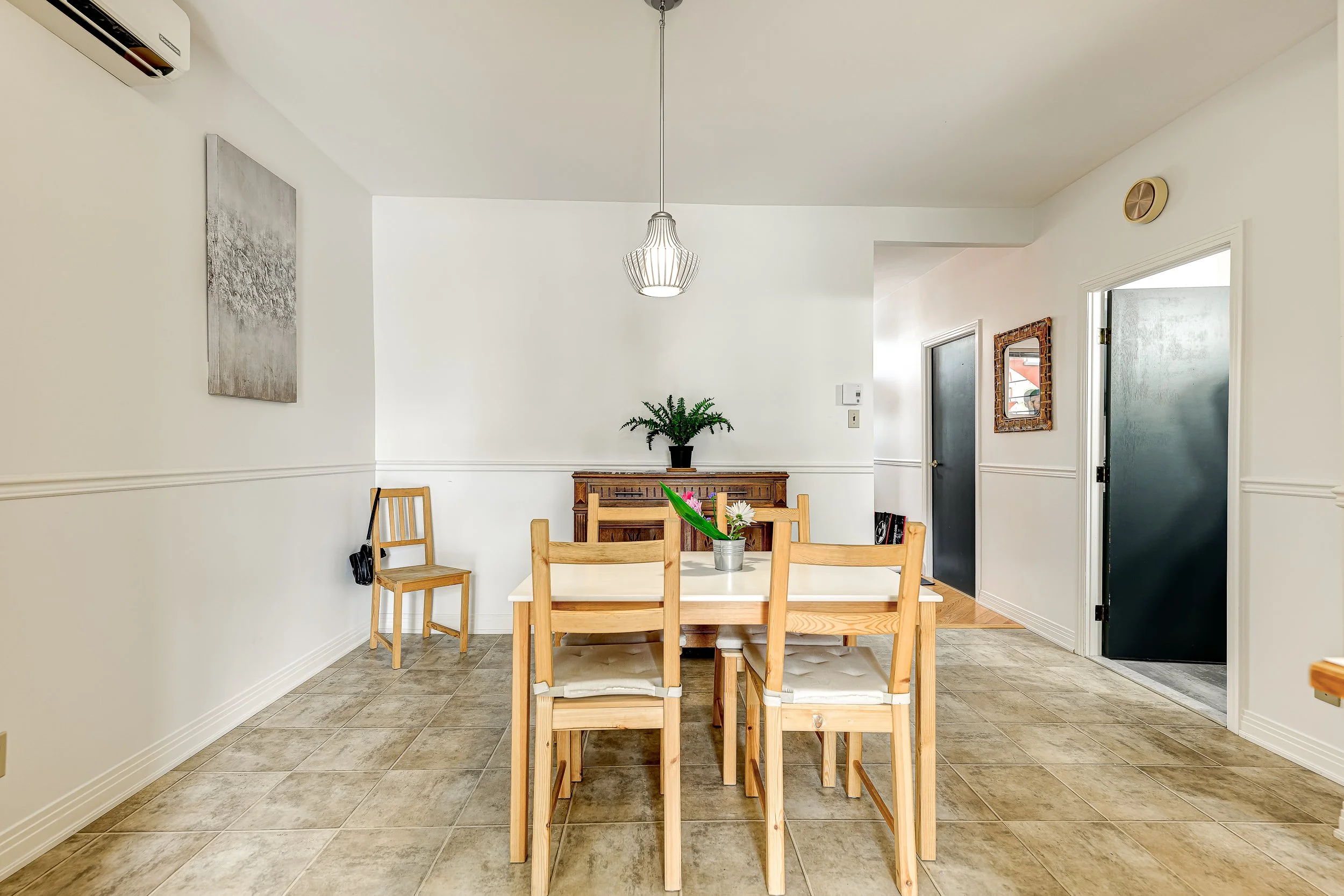 2182 Lebrun - Salle à manger 3.jpg
