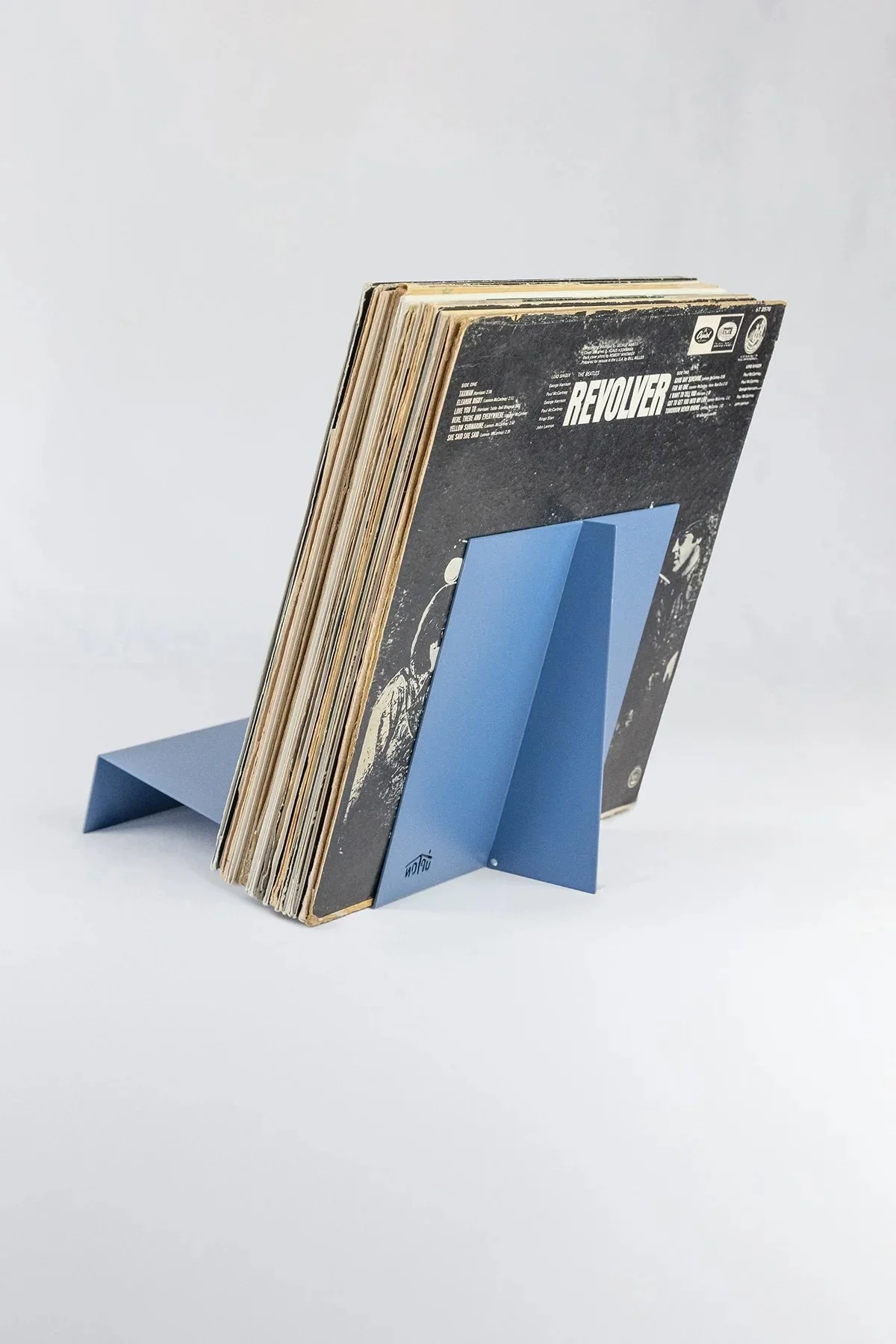 lp-stand-blue-6-upton_3da4ec6a-9f03-4ecf-8b57-255134b8e869.jpg