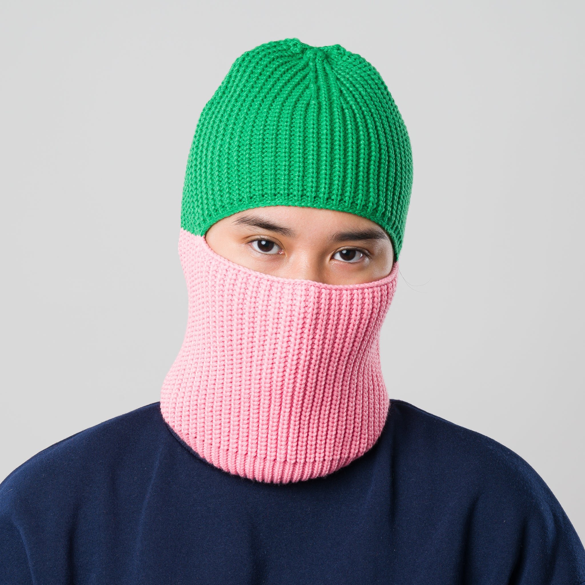 Colorblock_Balaclava_kelly_pink_RBLBCKPK_onmodel_1.jpg
