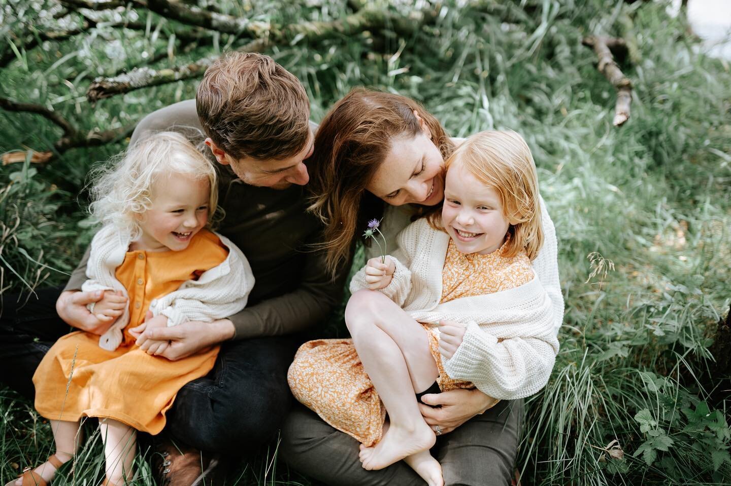Autumn is in the air&hellip;&hellip;it&rsquo;s the perfect season for a family session!! #autumn #familyphotography #scotland #balloch #scottishphotographer