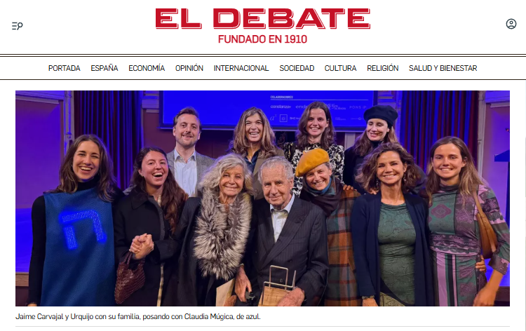 Jaime Carvajal, arropado por toda su familia, tras recibir el Premio Honorífico Entalpía 2026