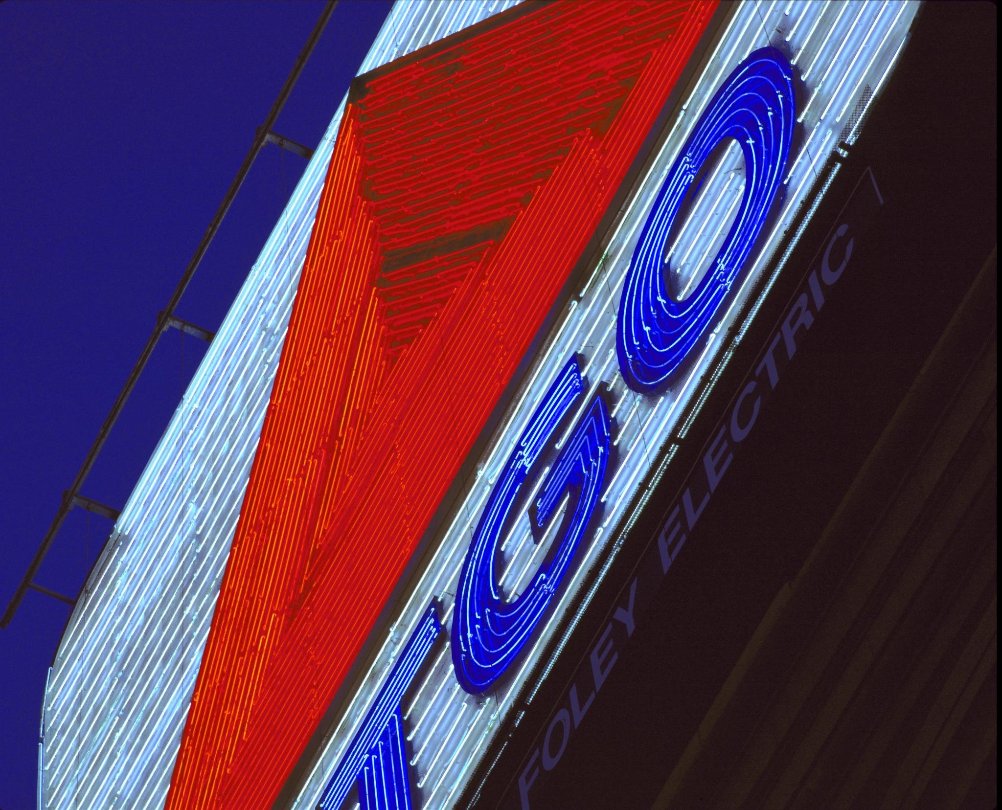 bostons-iconic-neon-citgo-sign-in-kenmore-square_4896724962_o.jpg