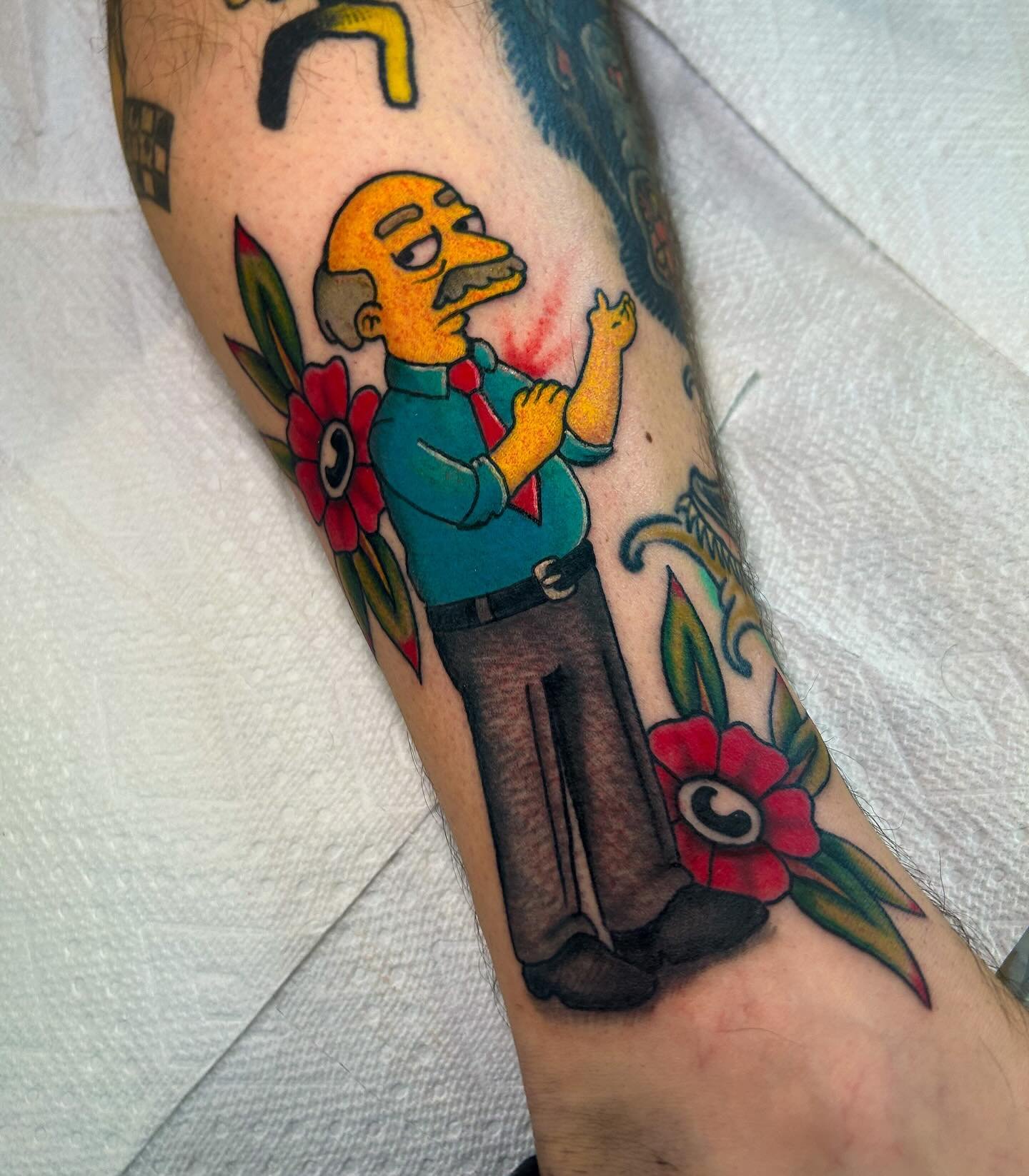 Raphael from the Simpsons for Lee 🌹 I’d love to do more like this! Catching up on emails and correspondence this week after a fun & busy birthday week at the shop. Reach out if you’d like to get in soon!
#denvertattoo #denvertattooa