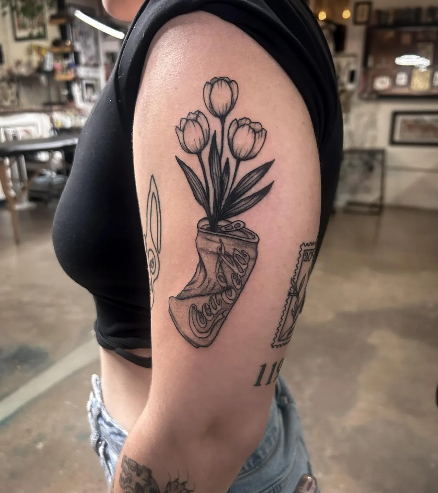 ✨Just Walk In✨ It&rsquo;s as simple as that. I&rsquo;ll do my best to accommodate any walk-ins in our cozy shop. Or reach out with questions to set up an appointment or a free consultation.
✨Walk-ins Welcomed
✨Easy, free street parking 
✨A warm, safe
