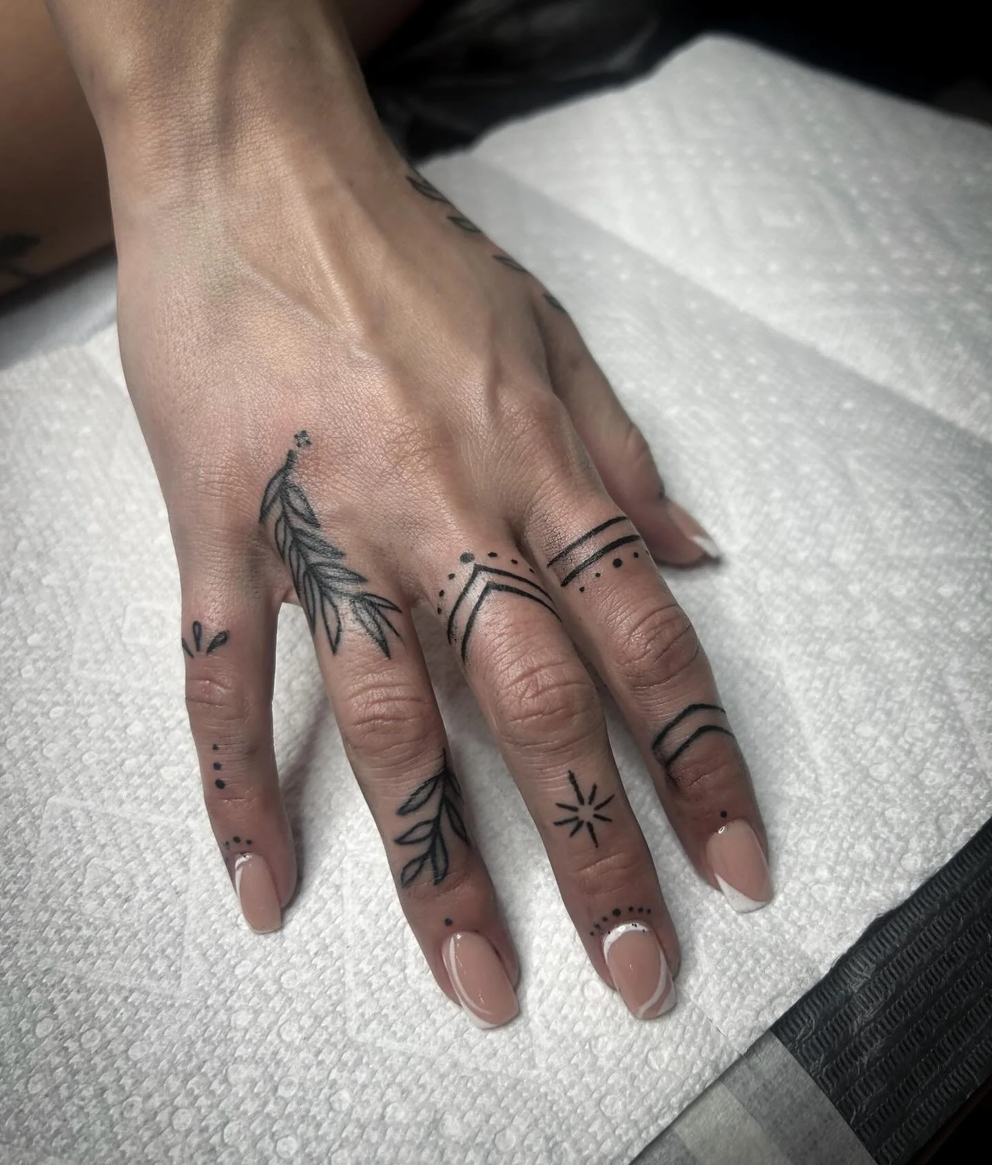 ✨ Offering Denver’s finest finger sprinkles ✨ Let’s decorate you. Just reach out or walk in 🖤
#denvertattoo #denvertattooartist #bouldertattoo #bouldertattooartist #longmonttattoo #longmonttattooartist #traditionaltattoo #ladytattooers
