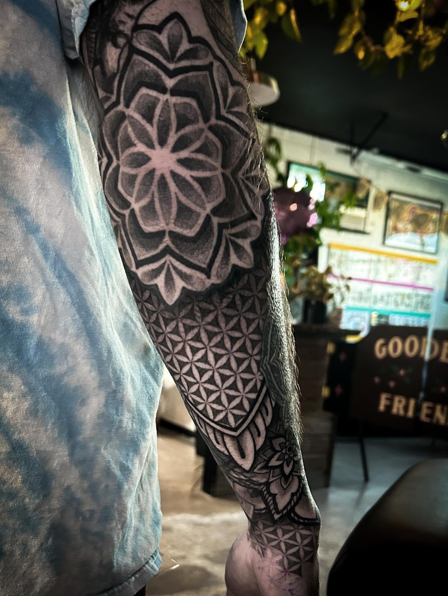 Fresh &amp; healed layered mandalas for a favorite of mine 🖤 I love being stressed out, reach out to give me my next beloved headache that I cherish dearly 🤸&zwj;♀️ (This actually gets pretty meditative once the stencil is on) I&rsquo;ve got time f