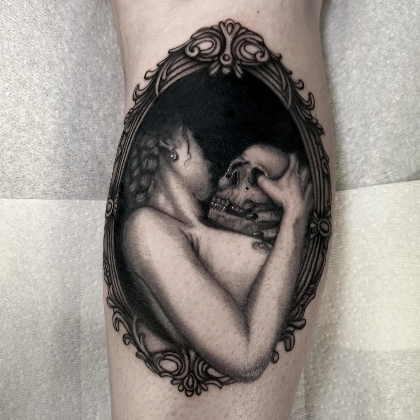 Replication of &lsquo;Vanitas&rsquo; by Roberto Ferri for Megan. What an honor to be asked to approach this. I had so much fun and would really love the opportunity to do more like this 🖤 partially healed, partially fresh. 

#denvertattoo #boulderta