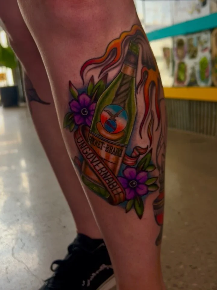 Washing down life with my medicine @fernetbranca for the hilarious and talented Katie 🖤 More Molotov cocktails please 🍸

#denvertattoo #denvertattooartist #bouldertattoo #coloradotattooartist #fernetbranca