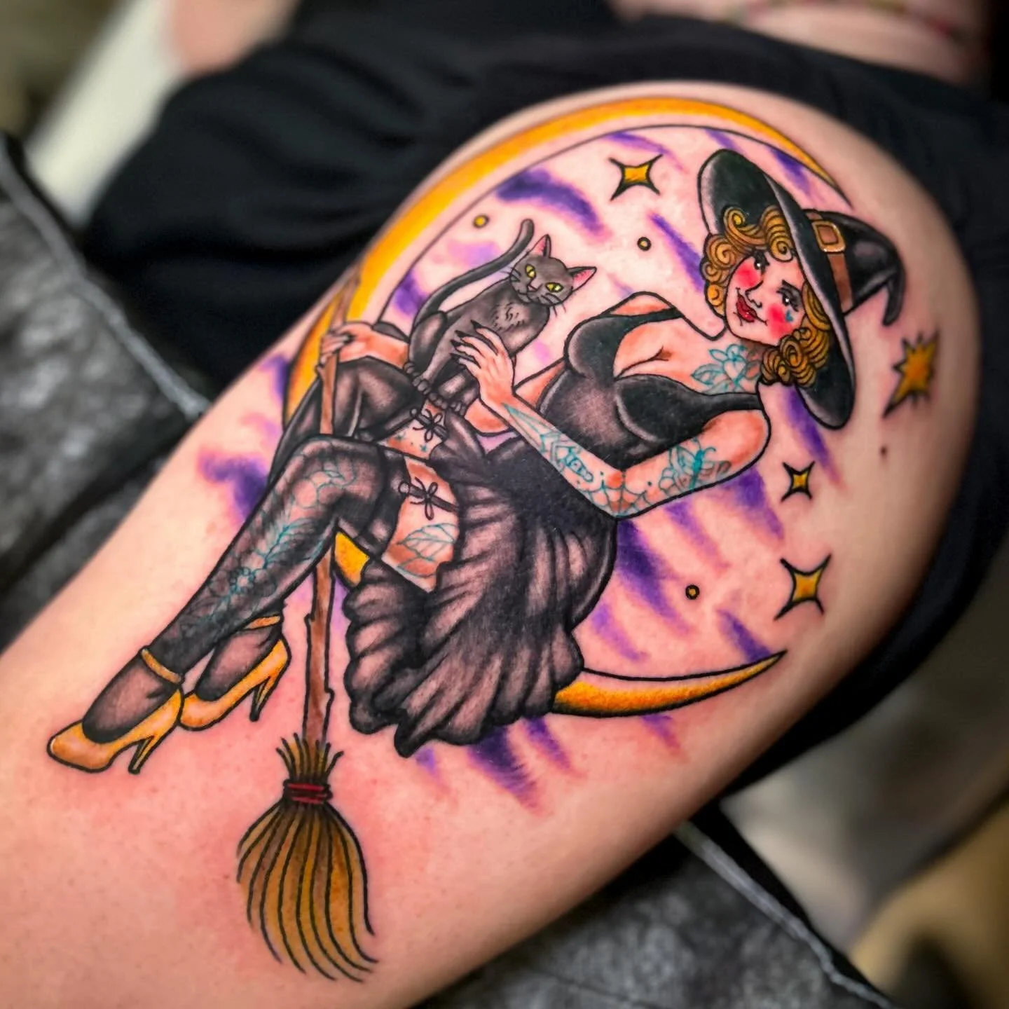 🧙&zwj;♀️Witchy pin-up for a baddie 🖤 I&rsquo;d love to do any pin-up you&rsquo;re dreaming up so just reach out with your ideas and we can make some magic.

#denvertattoo #denvertattooartist #bouldertattoo #coloradotattooartist #witchtattoo