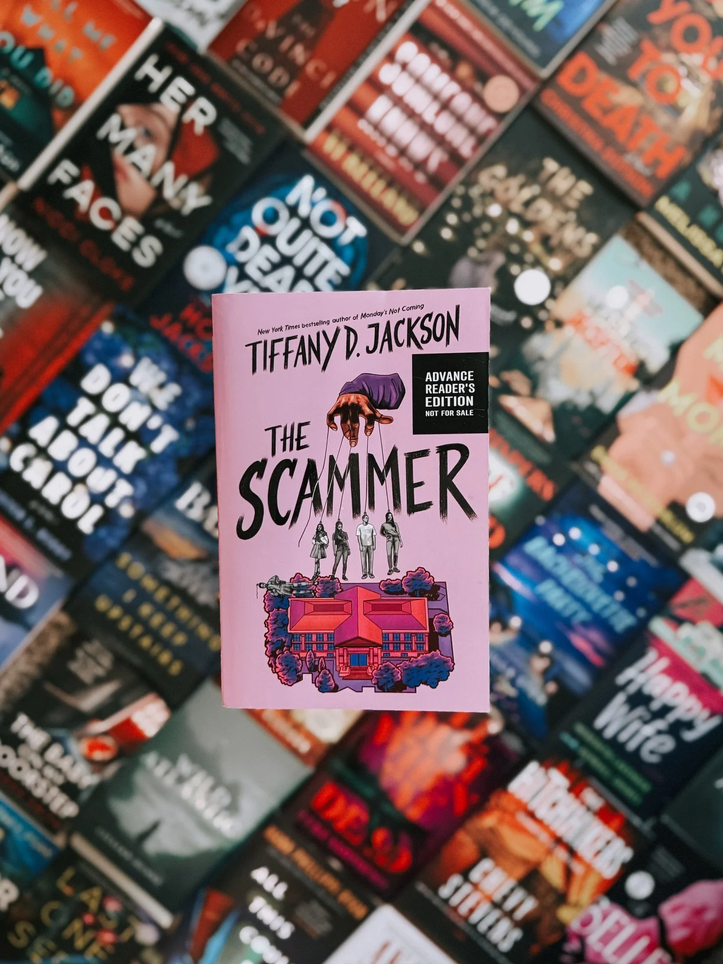 🎉 January 2026 @thethrillertroopbookclub Pick + 8-Winner Giveaway 🎉 We&rsquo;re reading the brand-new thriller THE SCAMMER by Tiffany D. Jackson (@writeinbk)!

⬇️ Details to win below ⬇️

If you like:
🔪 psychologically twisted campus thrillers
🔪 