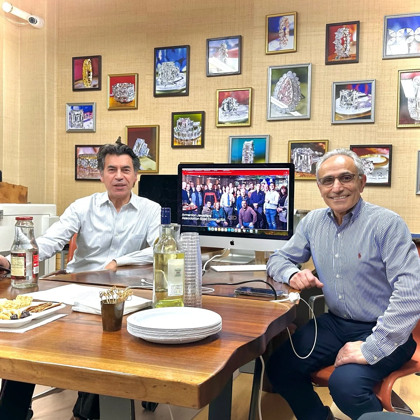 A spontaneous photo of our President Ardem Aslanian of Simon Ardem &amp; Vice President Berc gokberk of Crown findings, mid-meeting 📸 and the rest of our lovely executive board on the screen! 

Shot by our very own board member, Nadya Esenyan @pearl